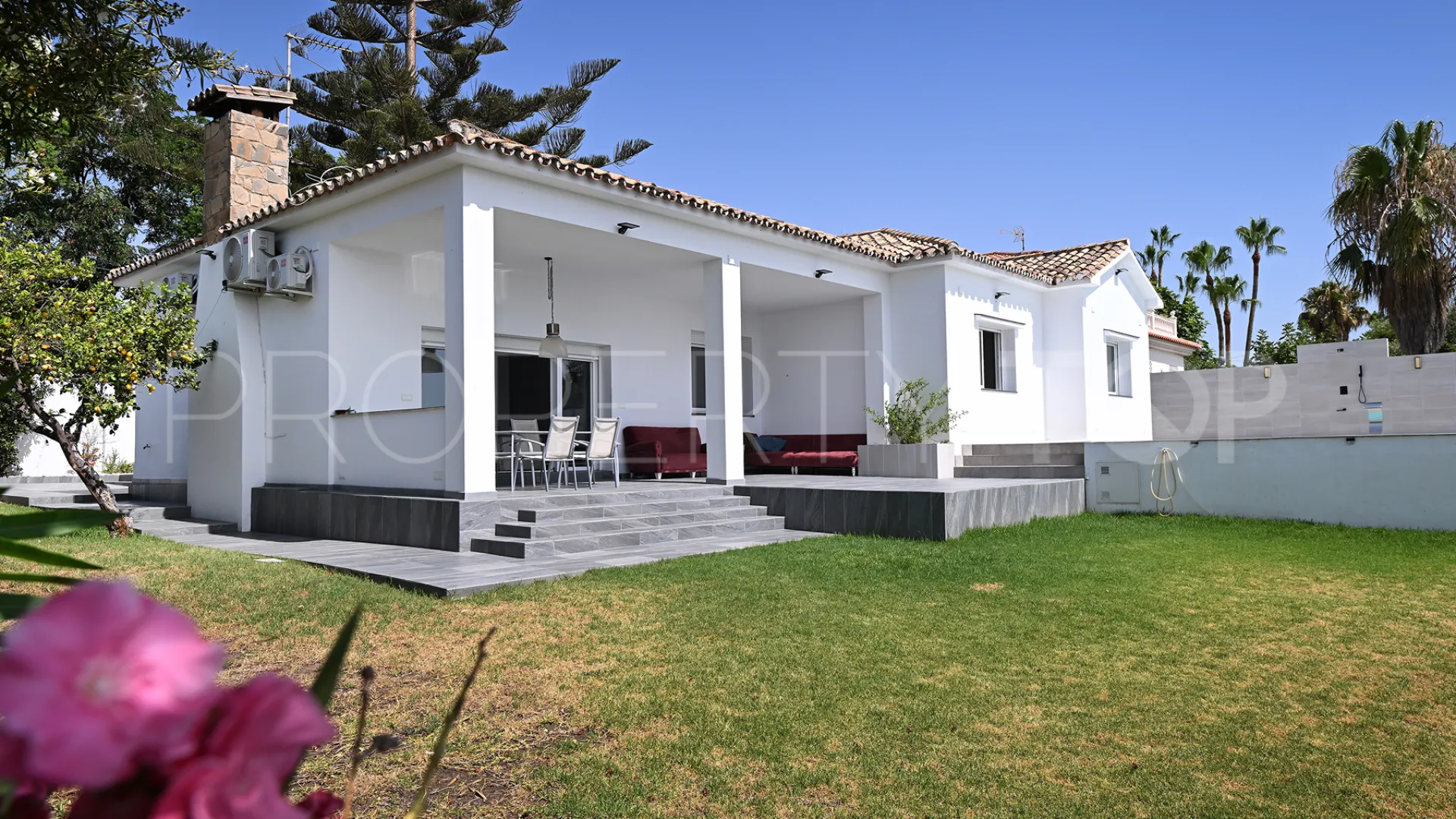 Buy villa in Cortijo de Maza - El Olivar with 4 bedrooms