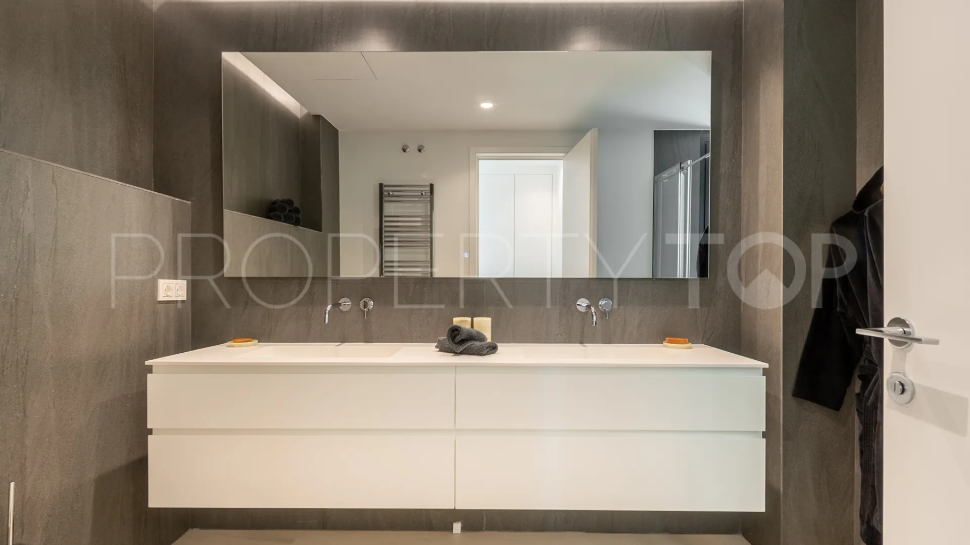 Se vende apartamento en Bahia Azul con 2 dormitorios