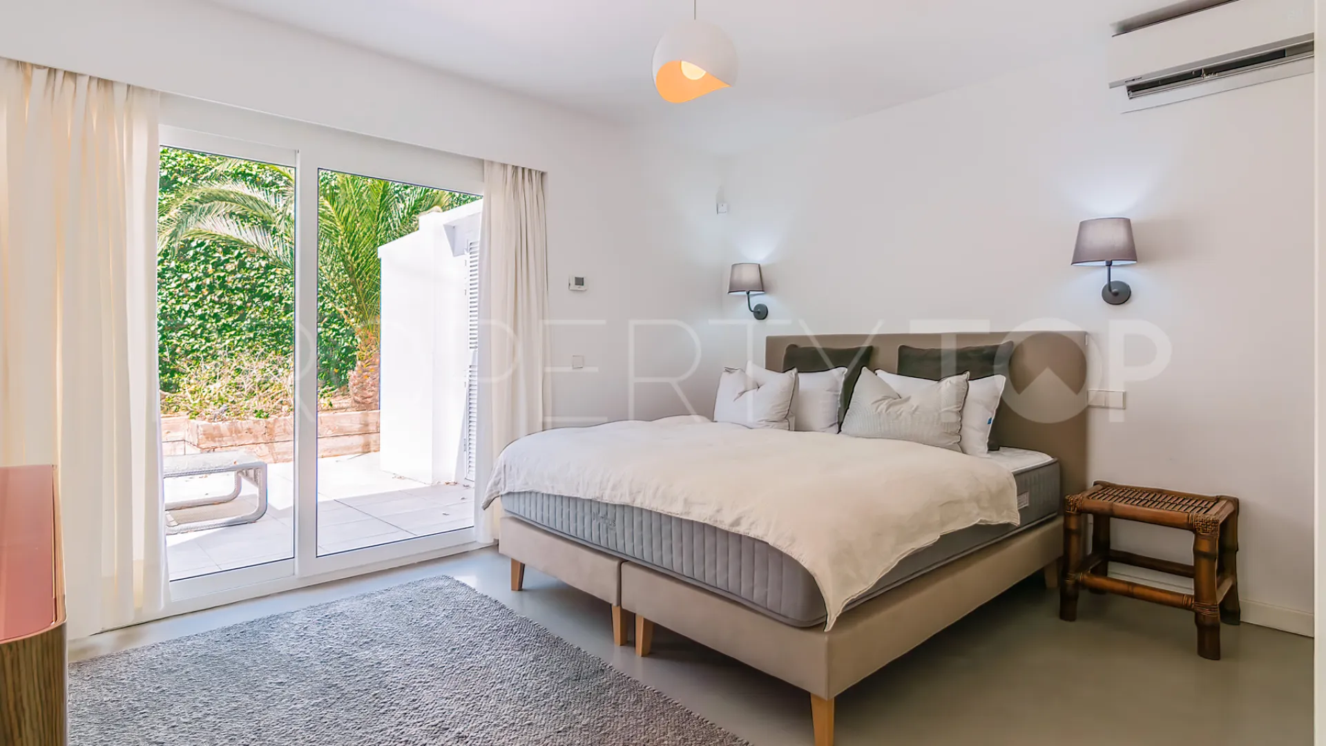 5 bedrooms Sotogrande Bajo villa for sale