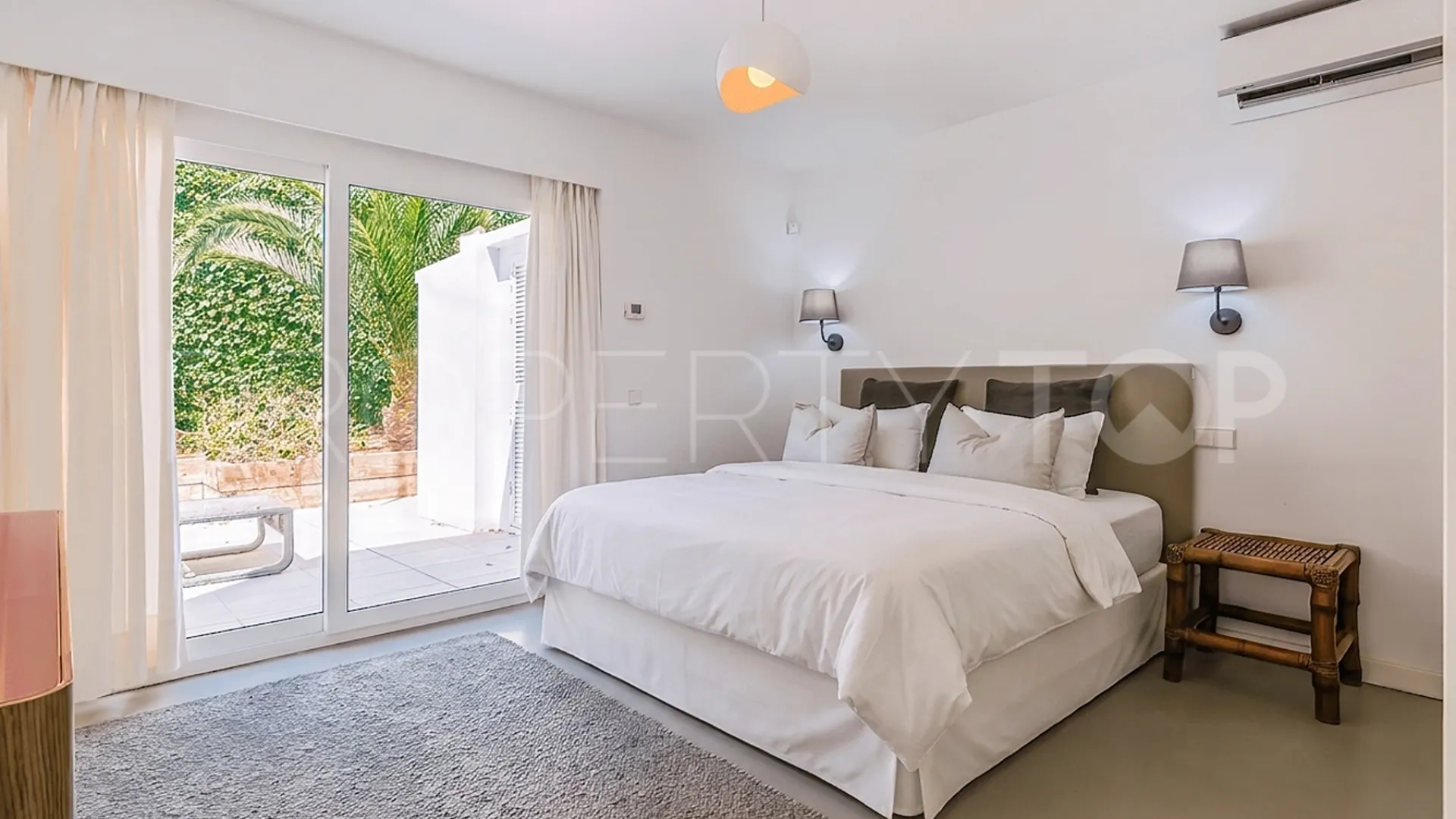5 bedrooms Sotogrande Bajo villa for sale
