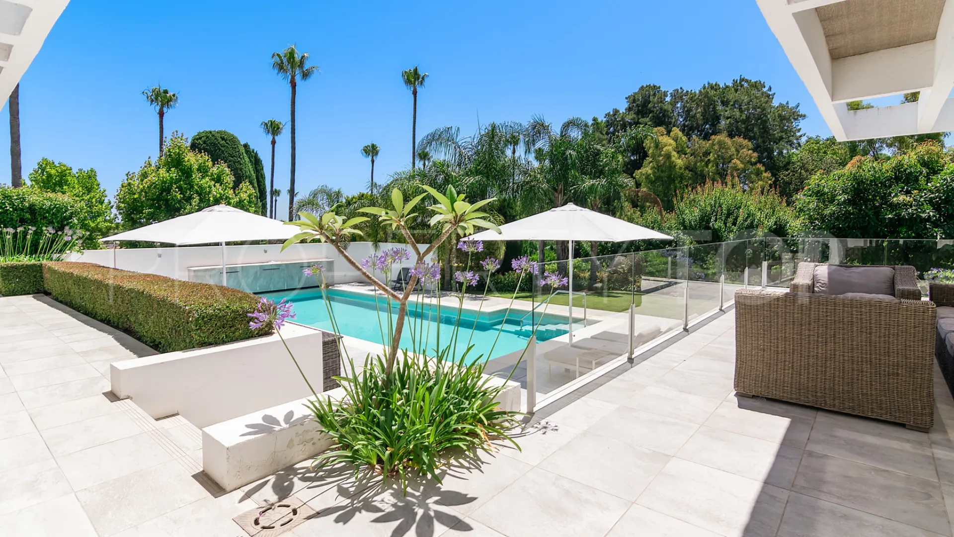 5 bedrooms Sotogrande Bajo villa for sale