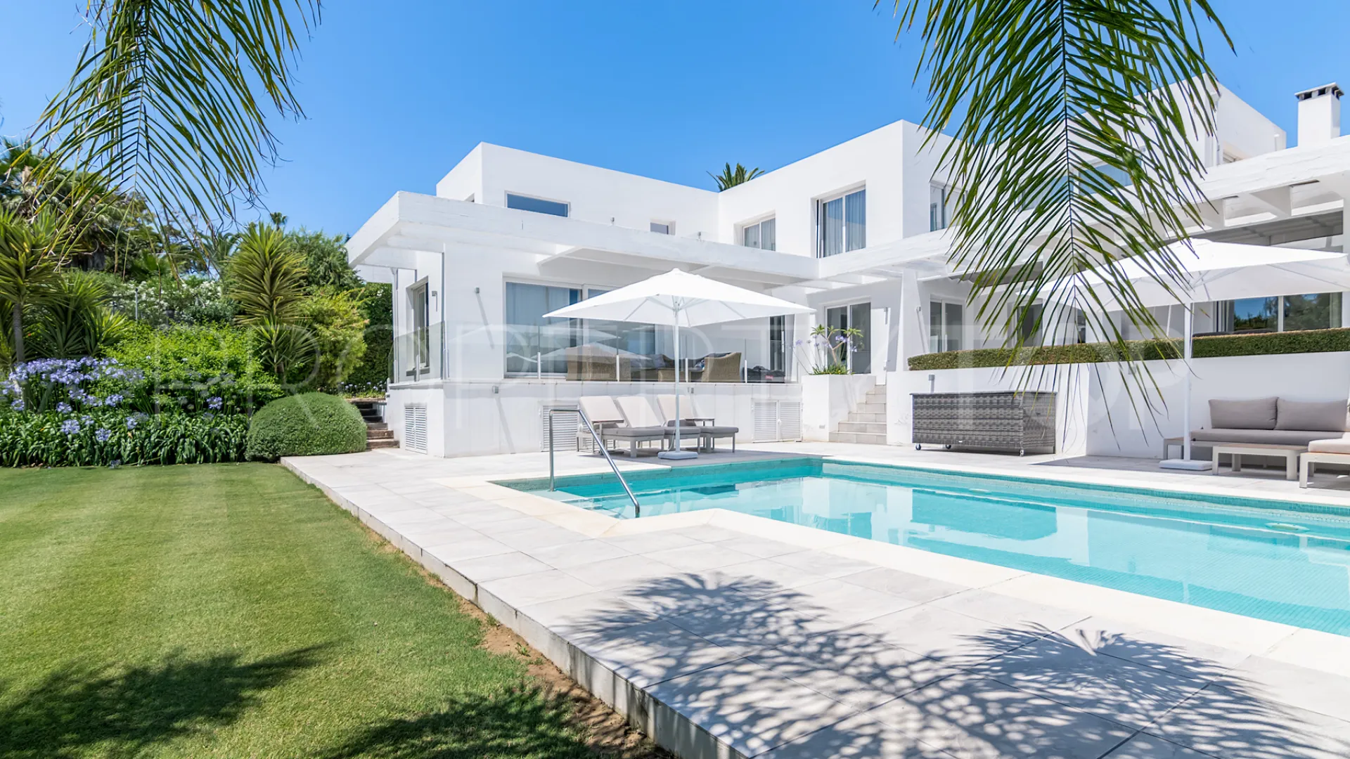 5 bedrooms Sotogrande Bajo villa for sale