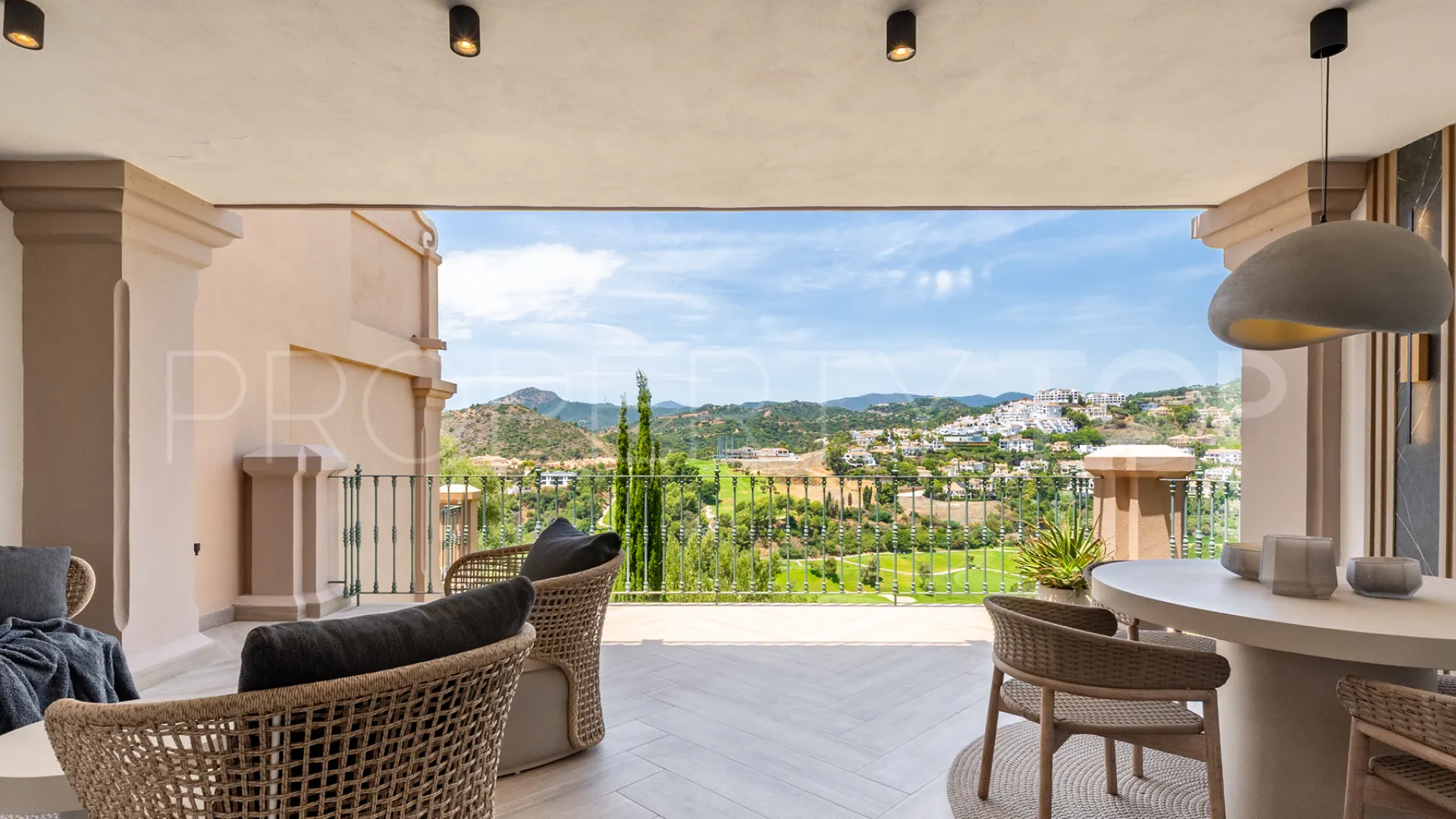 For sale Monte Halcones semi detached house with 3 bedrooms