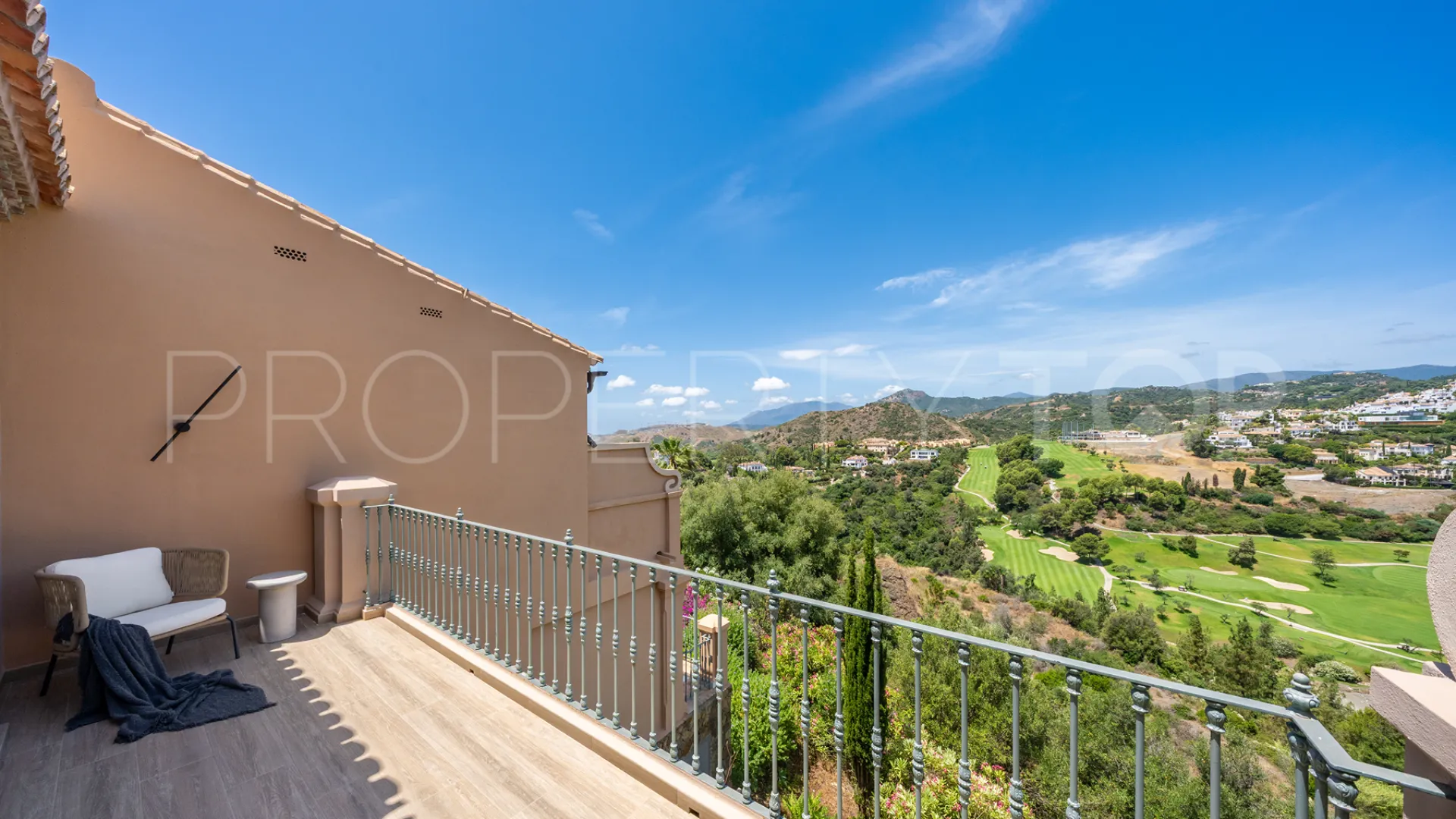 For sale Monte Halcones semi detached house with 3 bedrooms