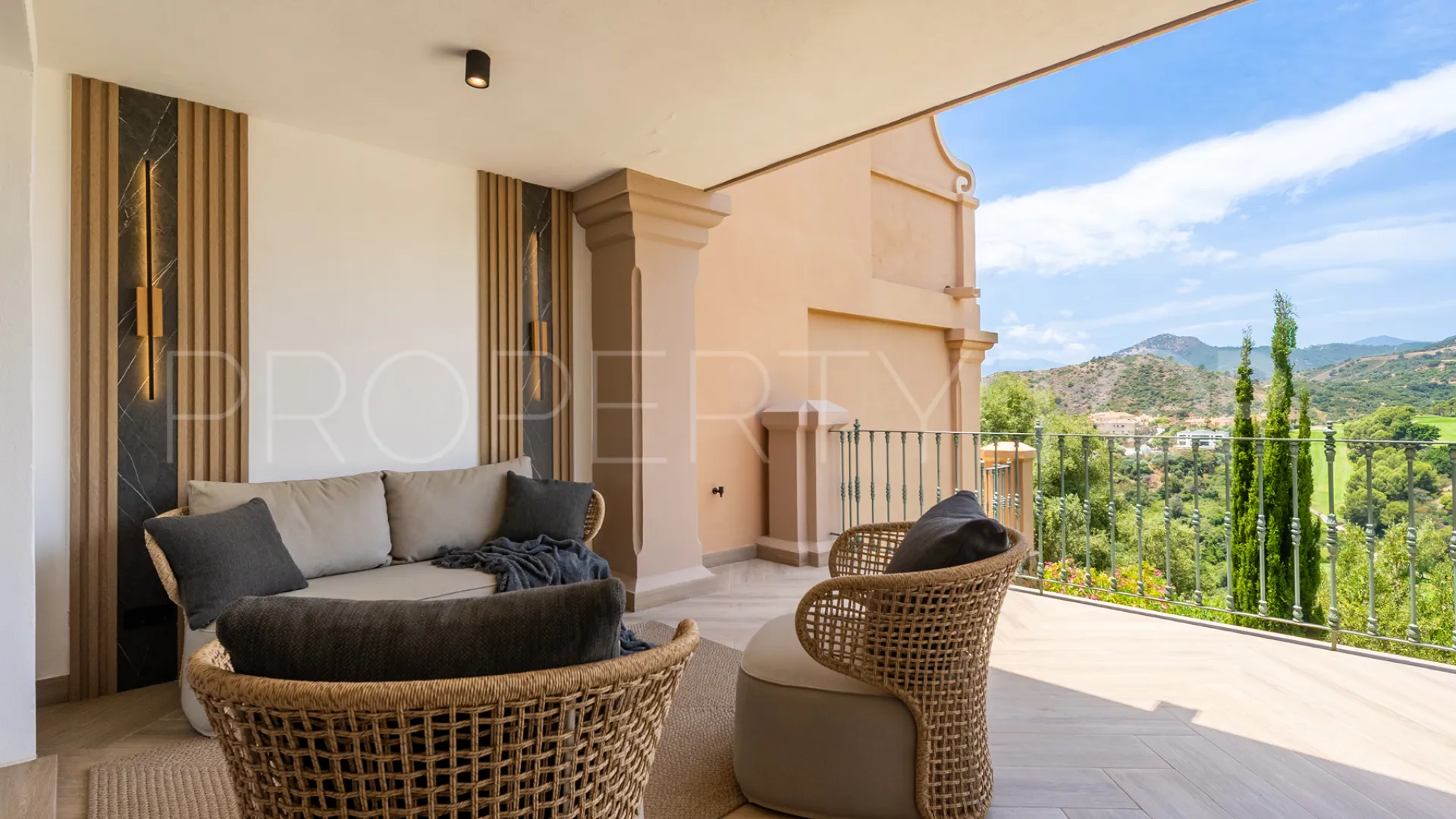For sale Monte Halcones semi detached house with 3 bedrooms