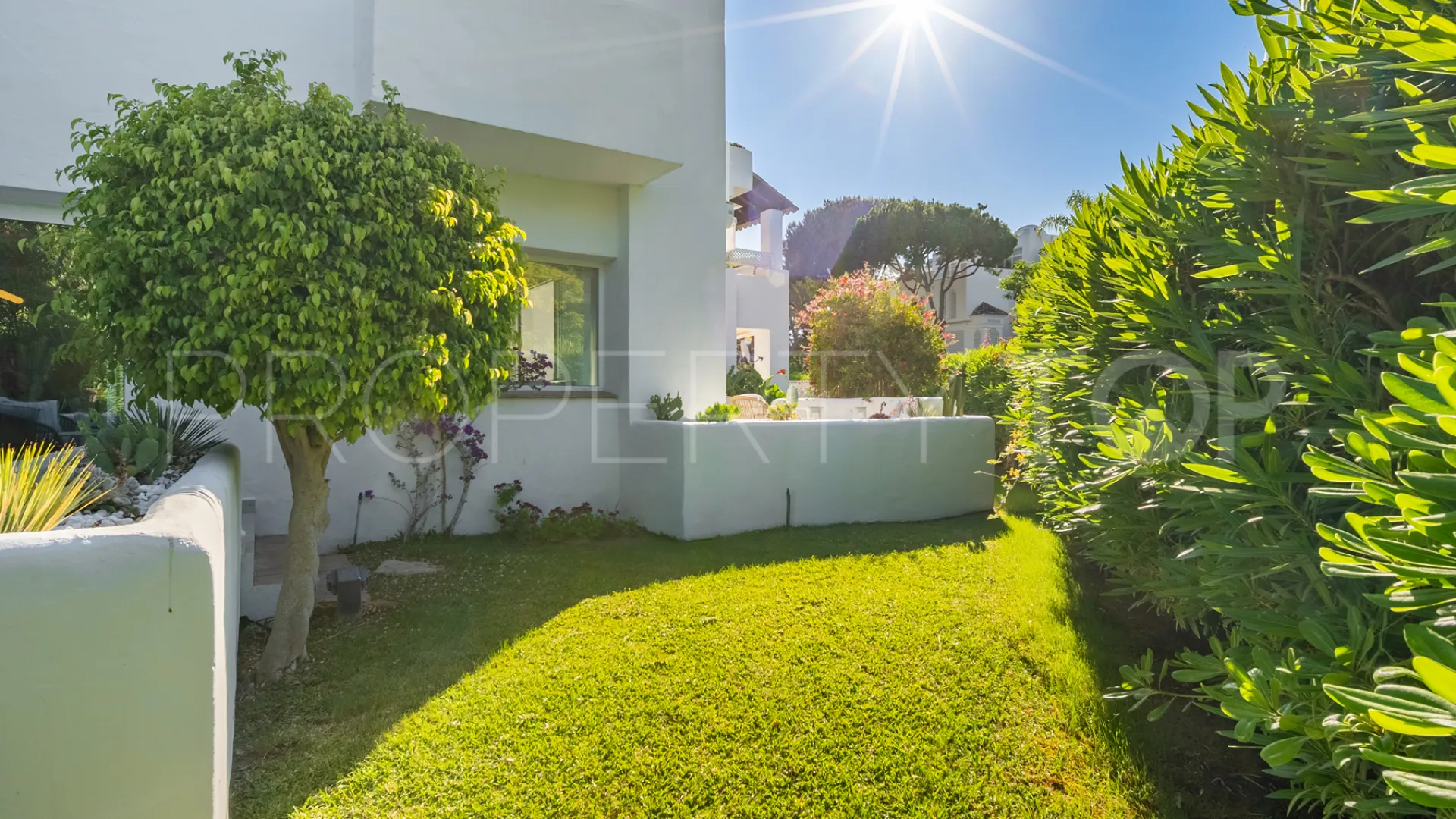 Buy Alhambra del Mar apartment with 4 bedrooms