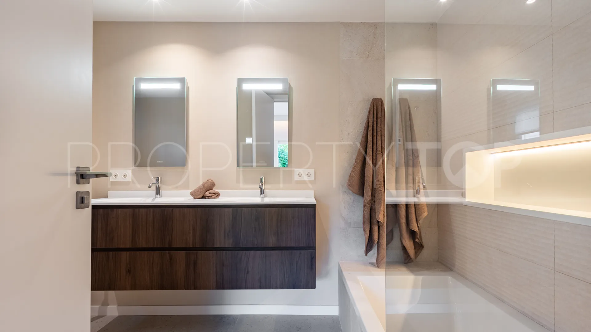 Apartamento con 4 dormitorios a la venta en Alhambra del Mar