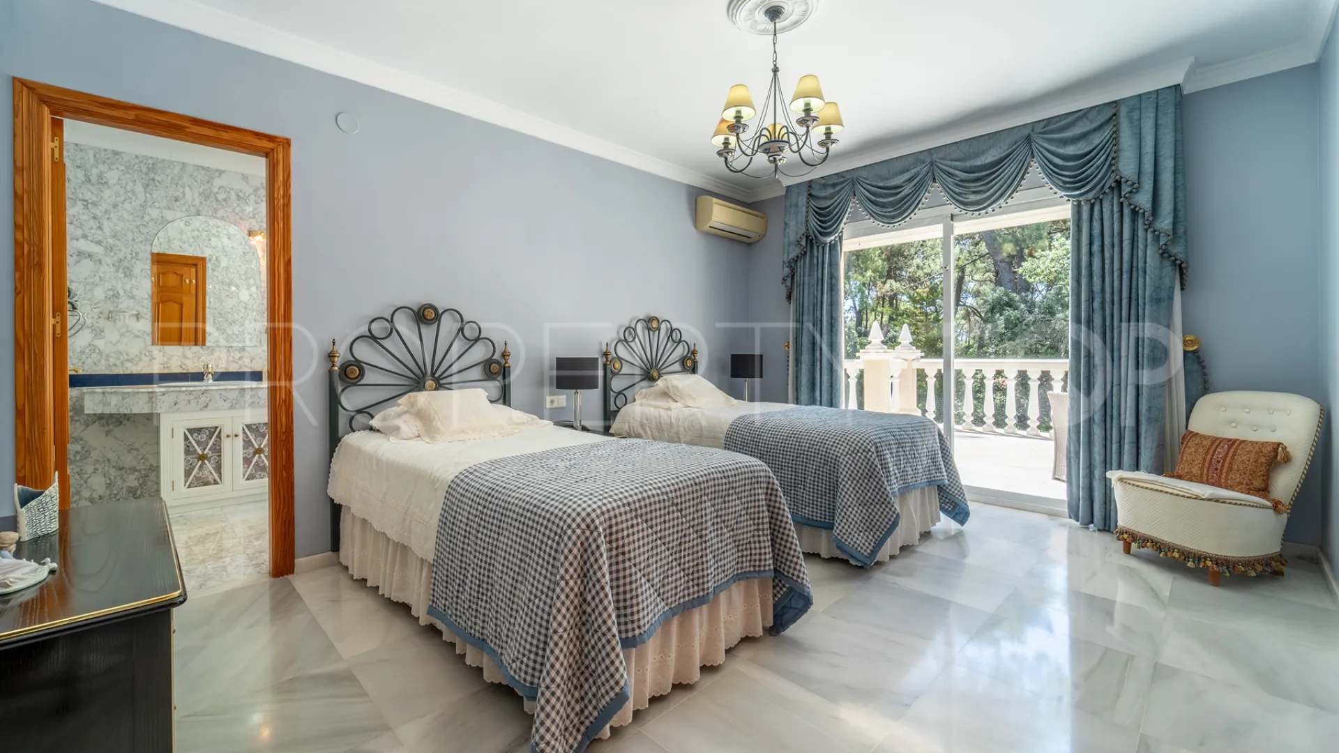 Villa with 5 bedrooms for sale in El Presidente