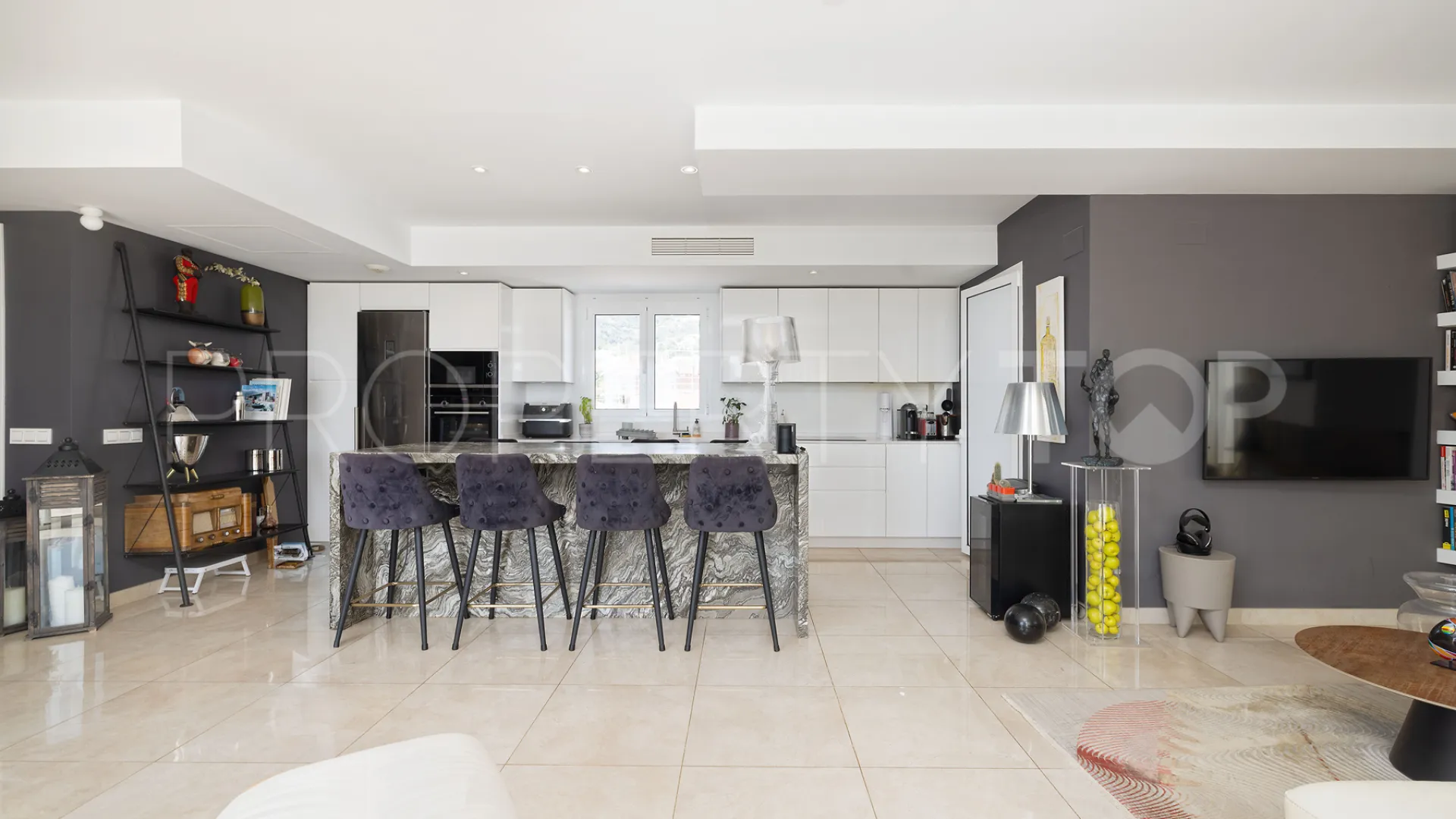 2 bedrooms Los Altos de los Monteros penthouse for sale