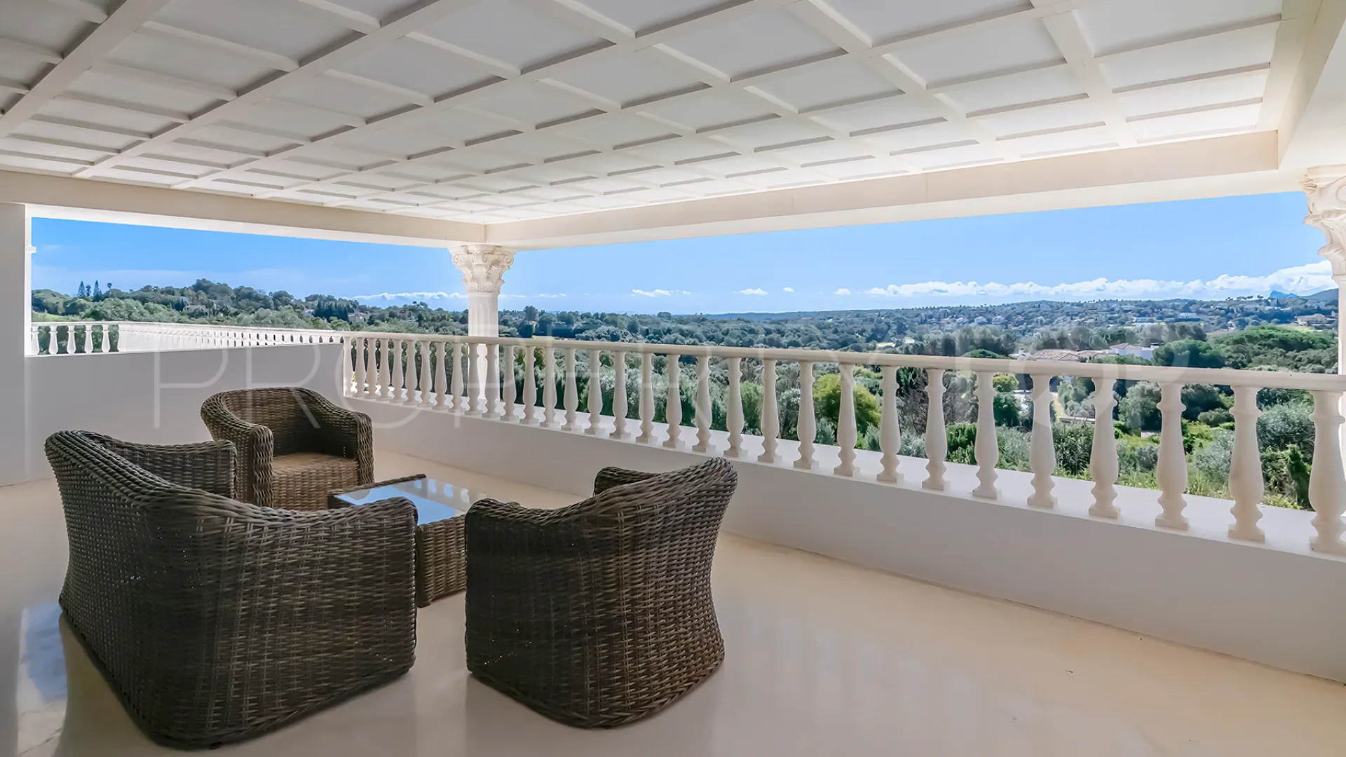 For sale 5 bedrooms villa in Zona L