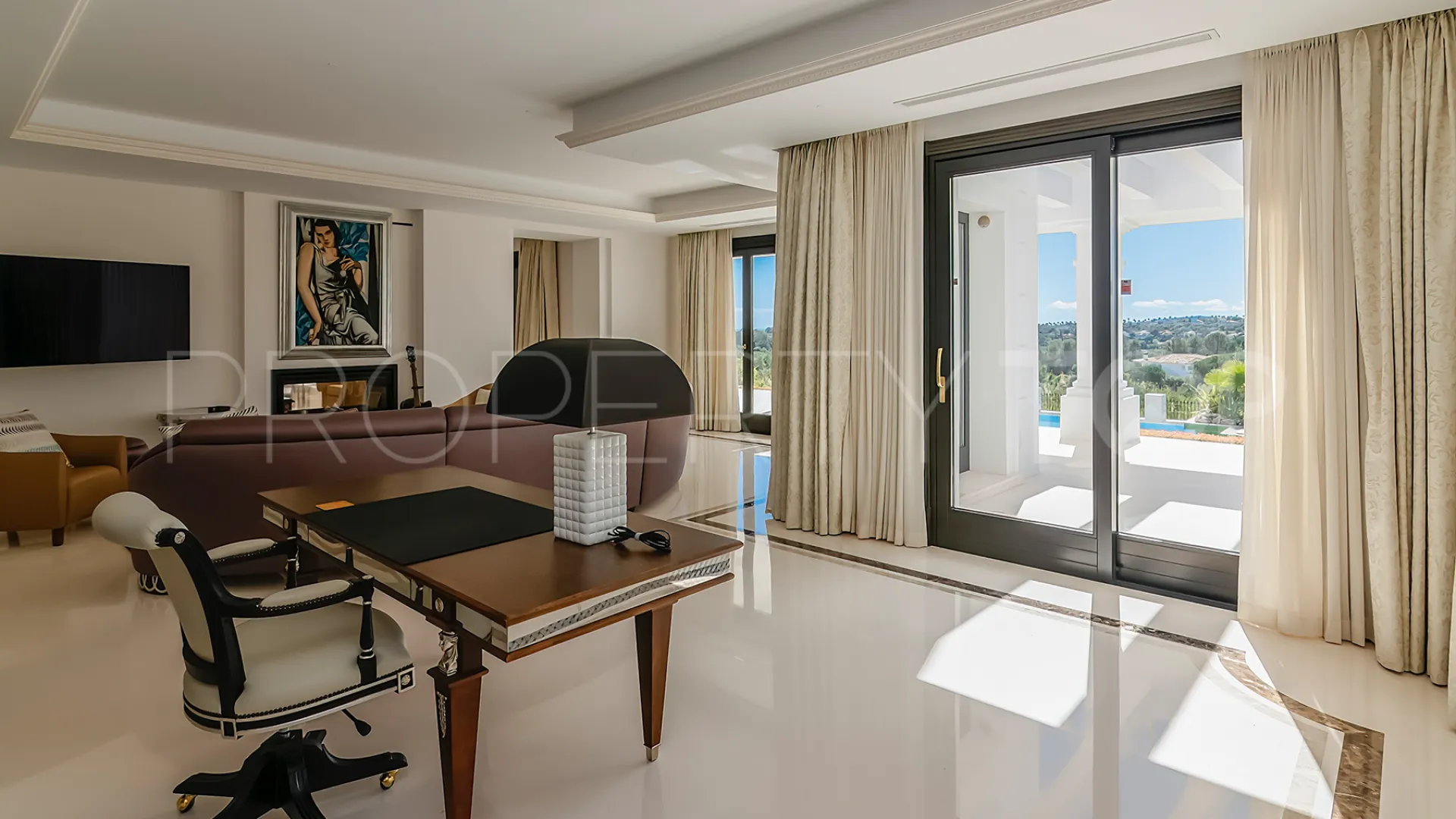 For sale 5 bedrooms villa in Zona L