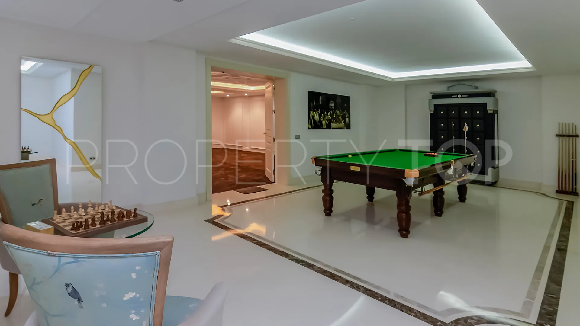 For sale 5 bedrooms villa in Zona L