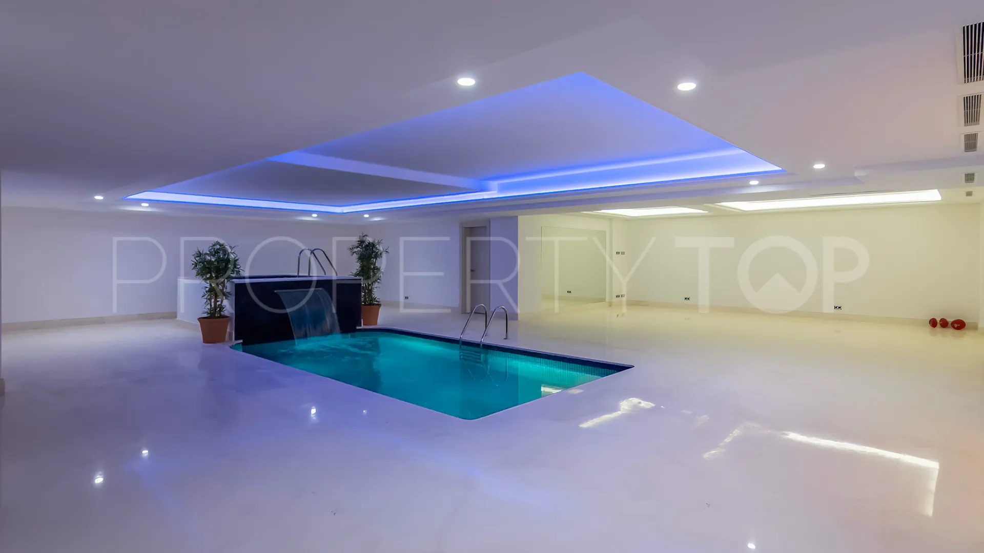For sale 5 bedrooms villa in Zona L