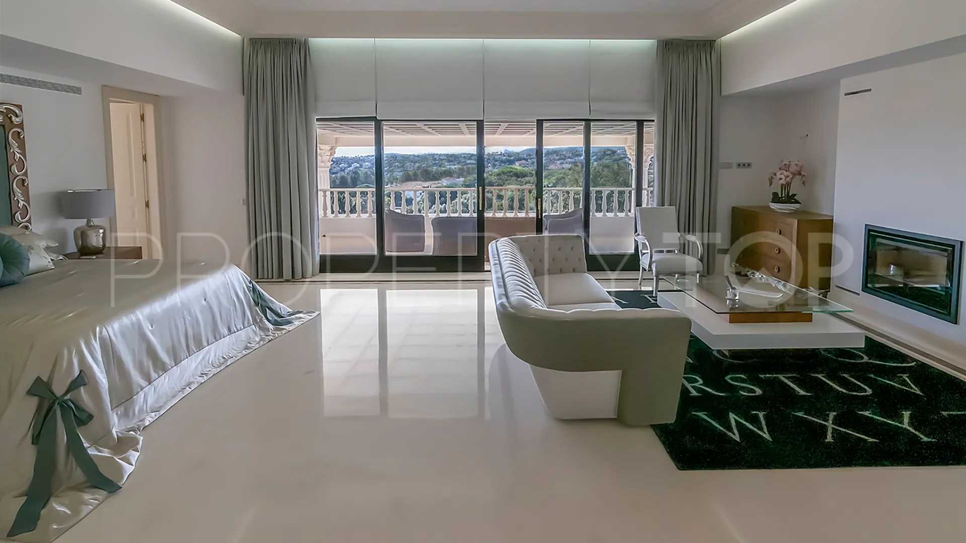 For sale 5 bedrooms villa in Zona L