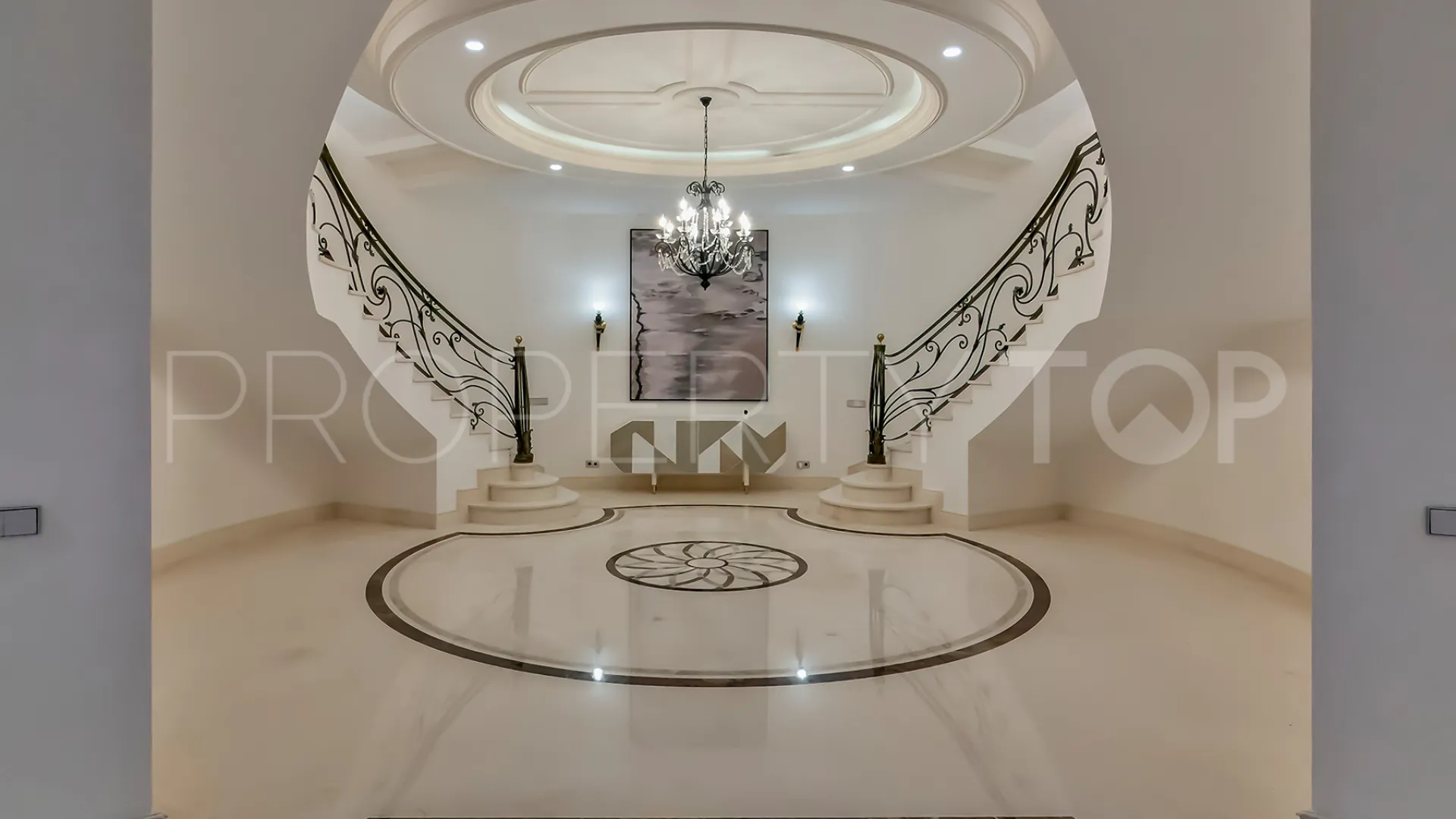 For sale 5 bedrooms villa in Zona L