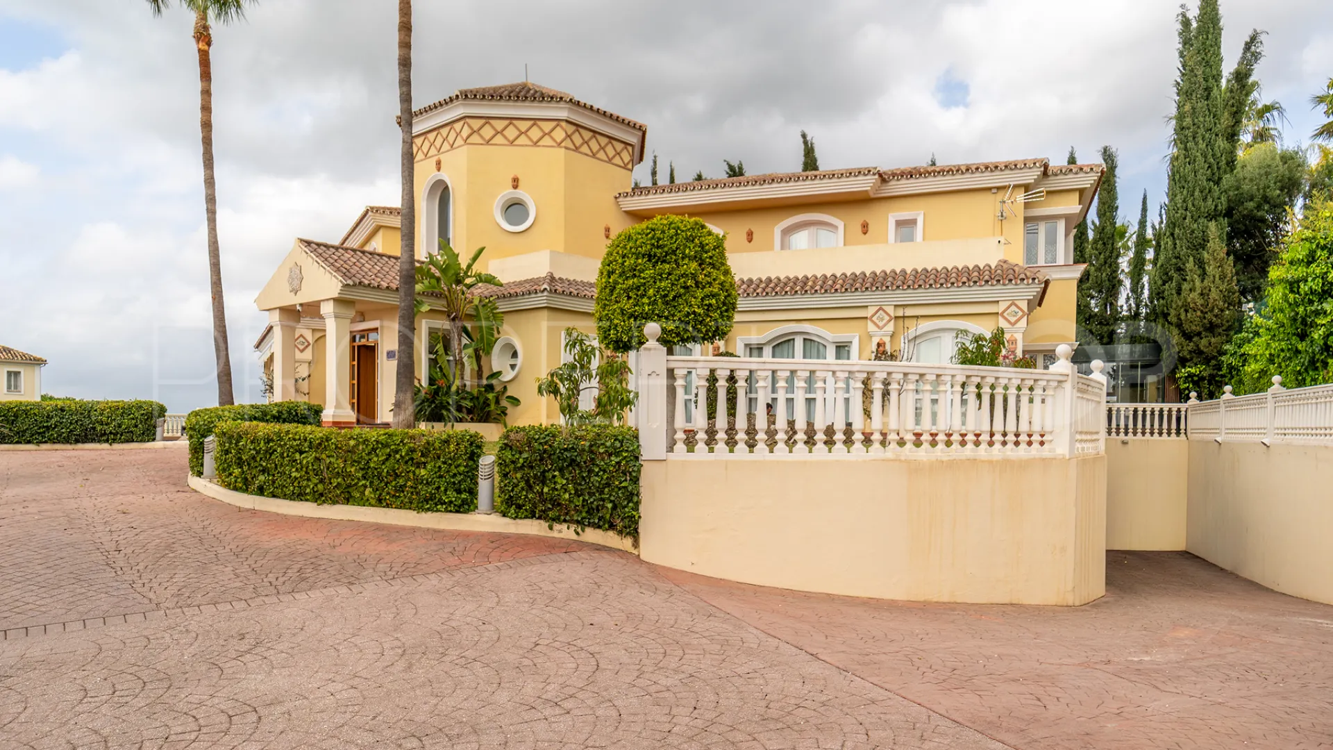Se vende villa en La Panera de 5 dormitorios