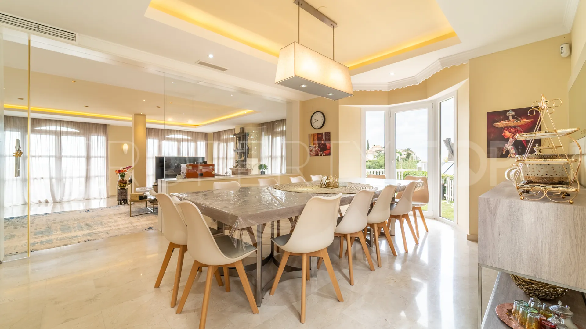 Se vende villa en La Panera de 5 dormitorios