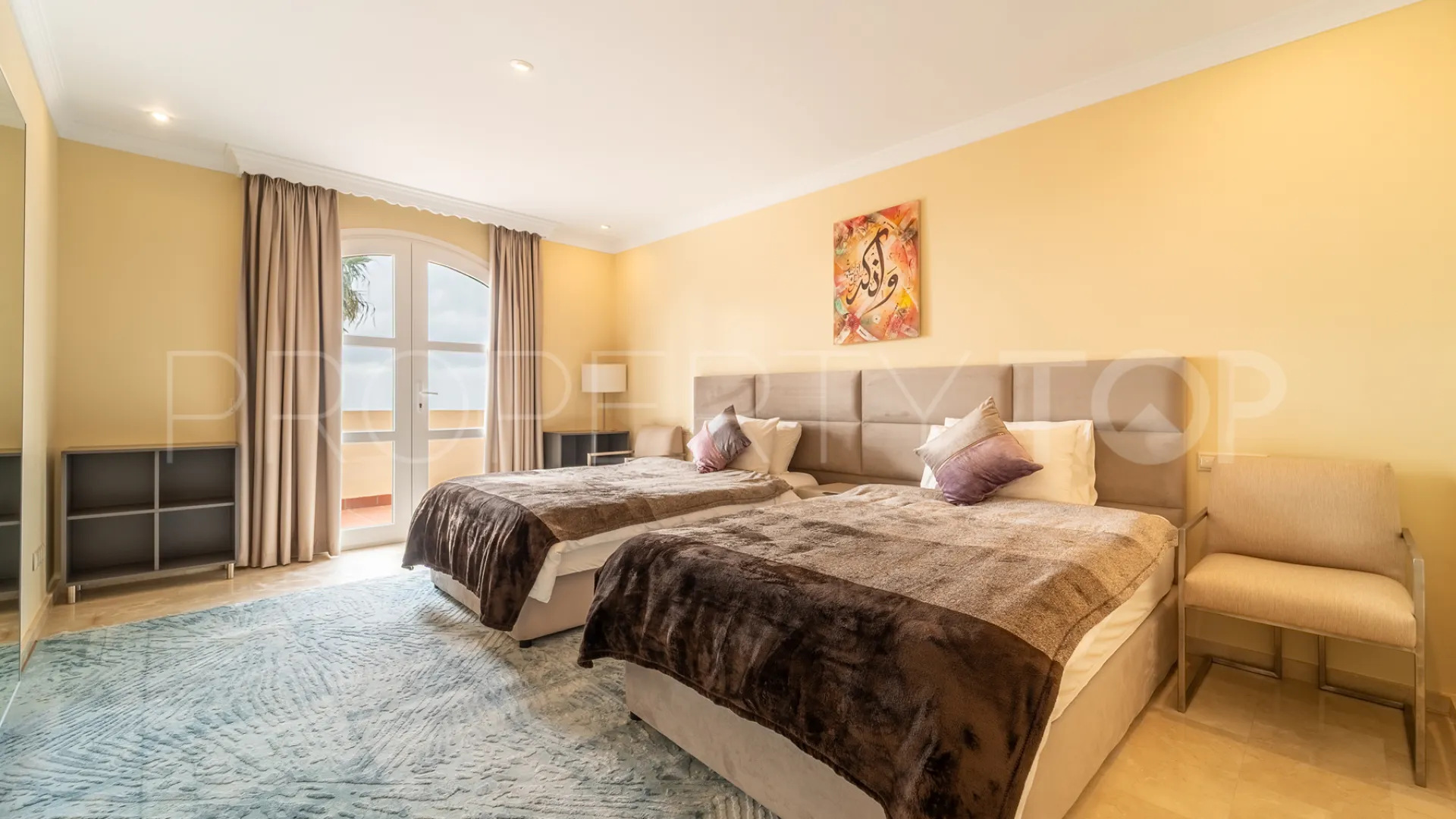 Se vende villa en La Panera de 5 dormitorios