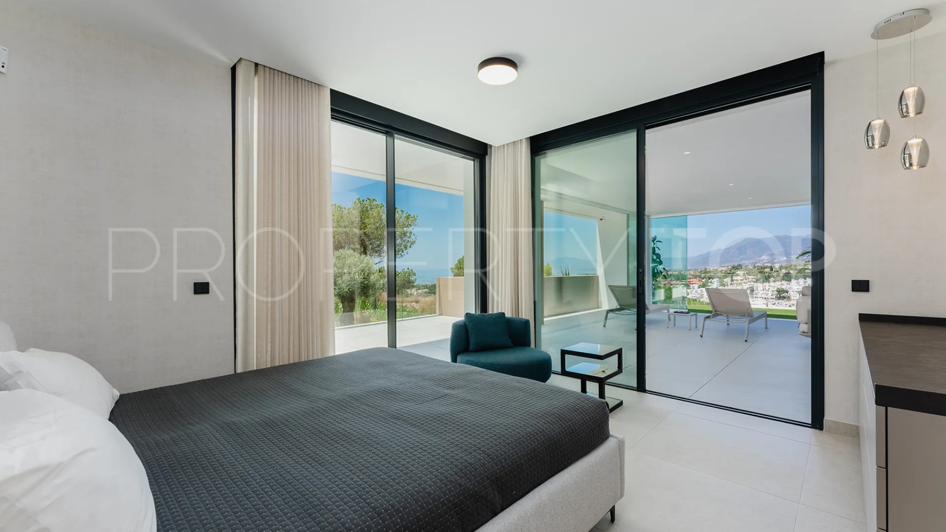 Apartamento en venta en Cabopino de 3 dormitorios