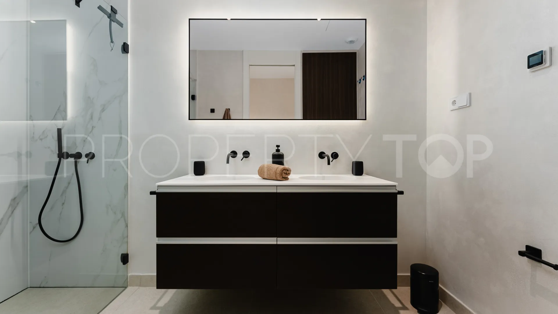 Apartamento en venta en Cabopino de 3 dormitorios