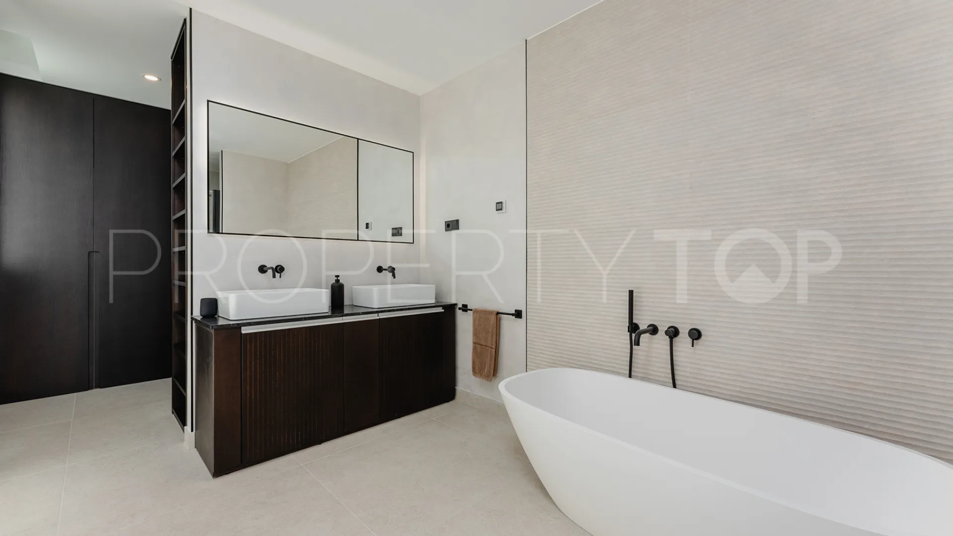 Apartamento en venta en Cabopino de 3 dormitorios