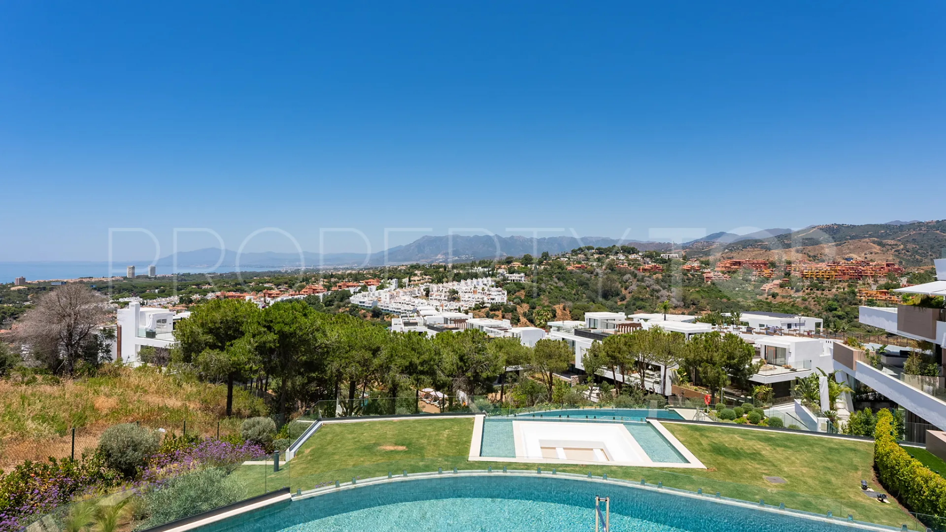 Apartamento en venta en Cabopino de 3 dormitorios