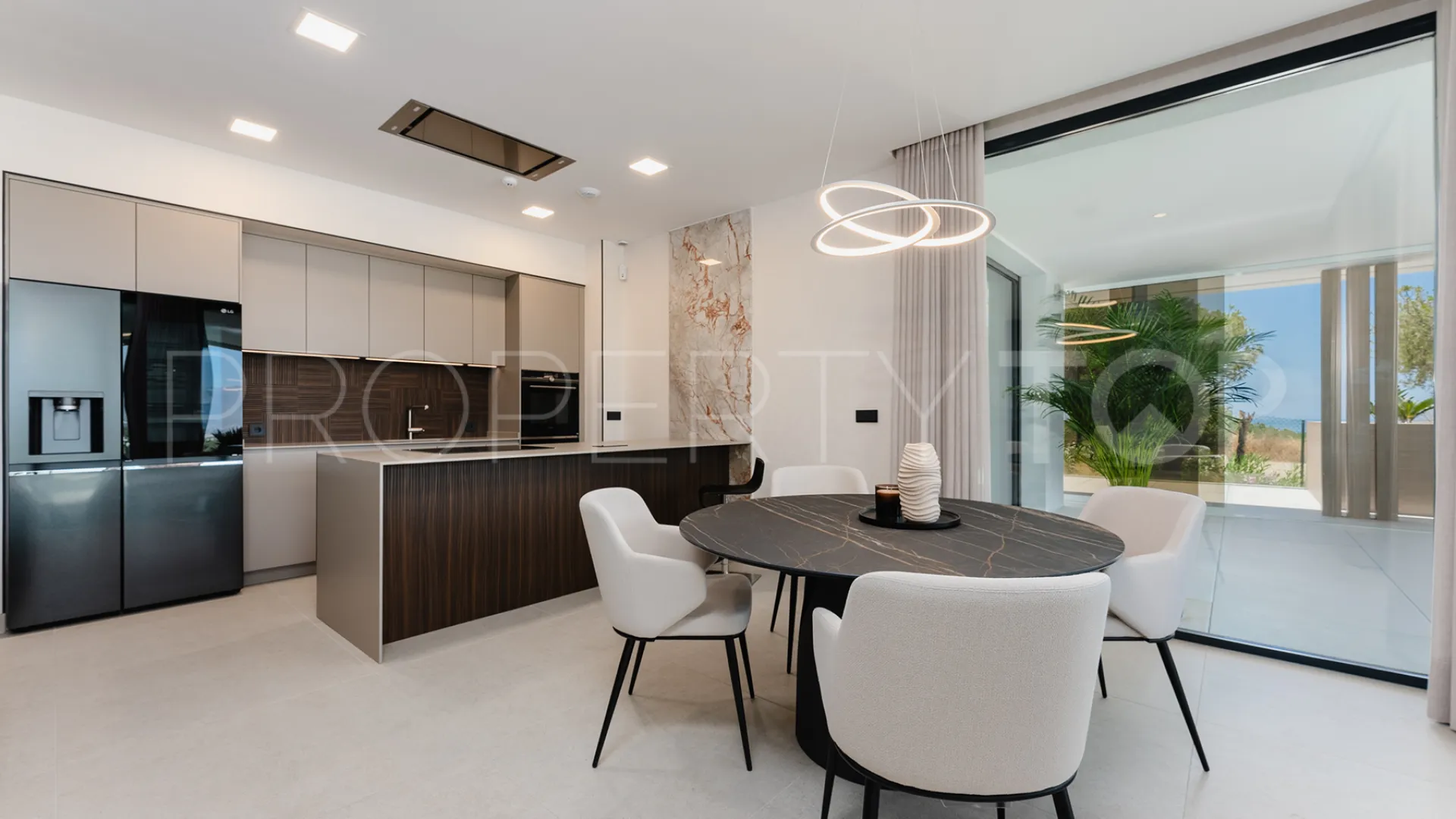 Apartamento en venta en Cabopino de 3 dormitorios