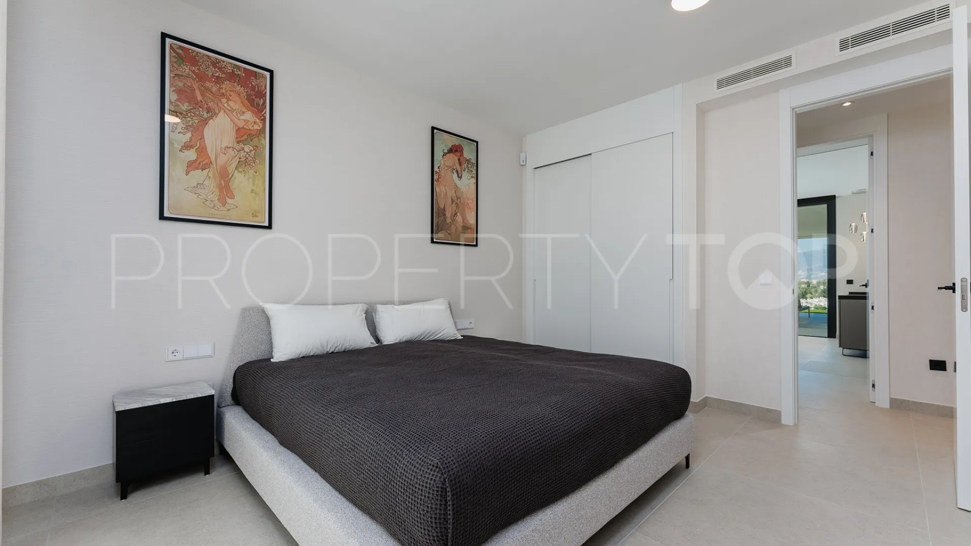 Apartamento en venta en Cabopino de 3 dormitorios