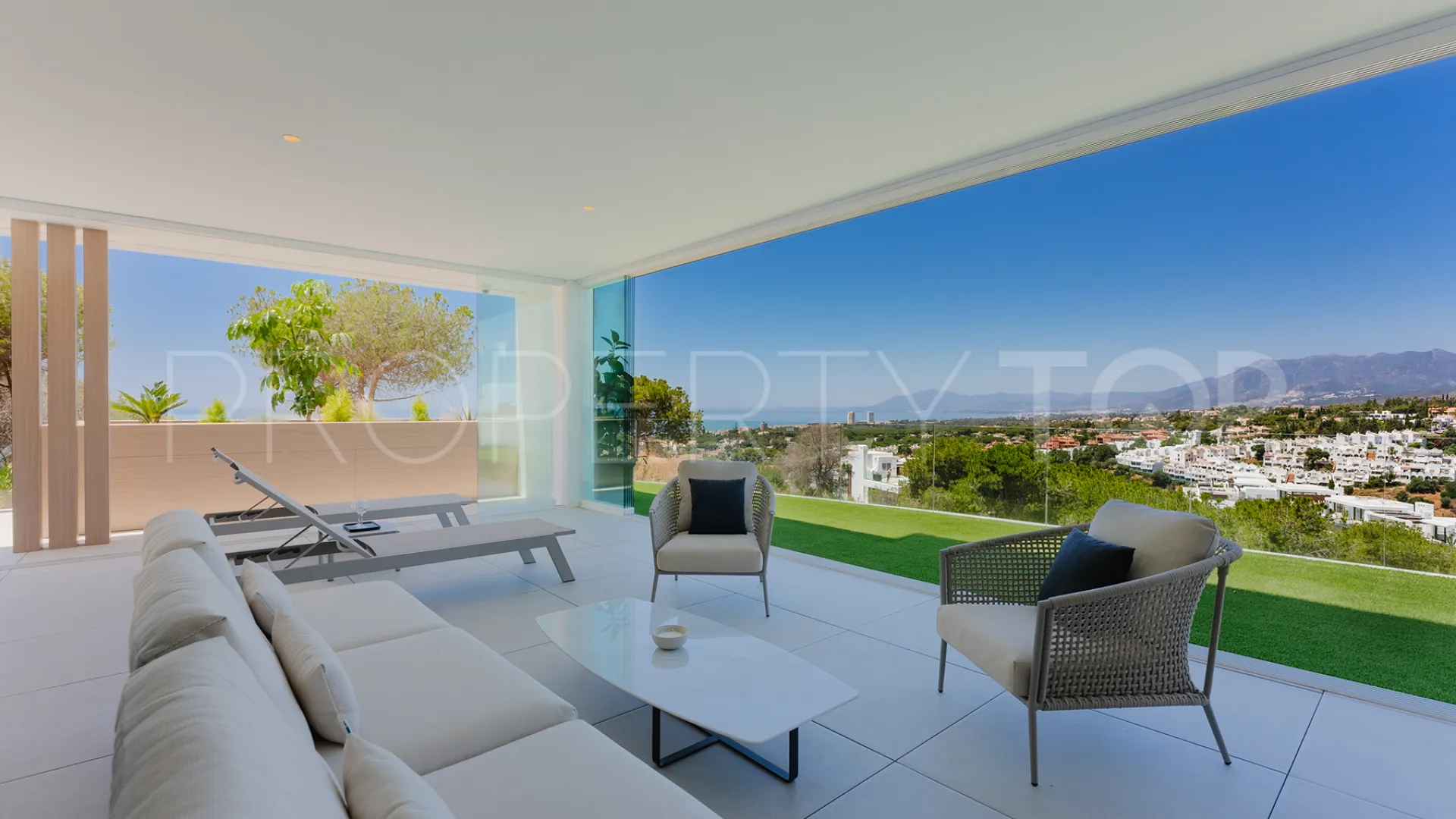 Apartamento en venta en Cabopino de 3 dormitorios