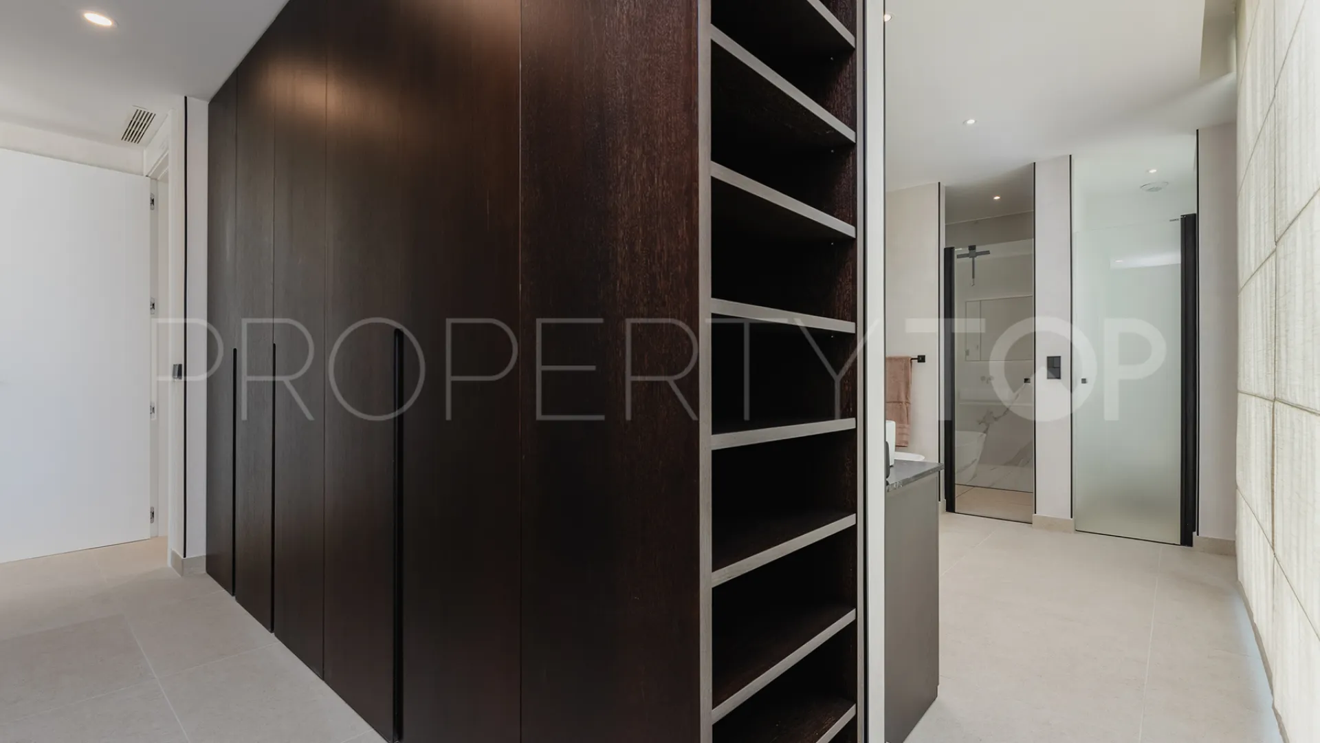 Apartamento en venta en Cabopino de 3 dormitorios