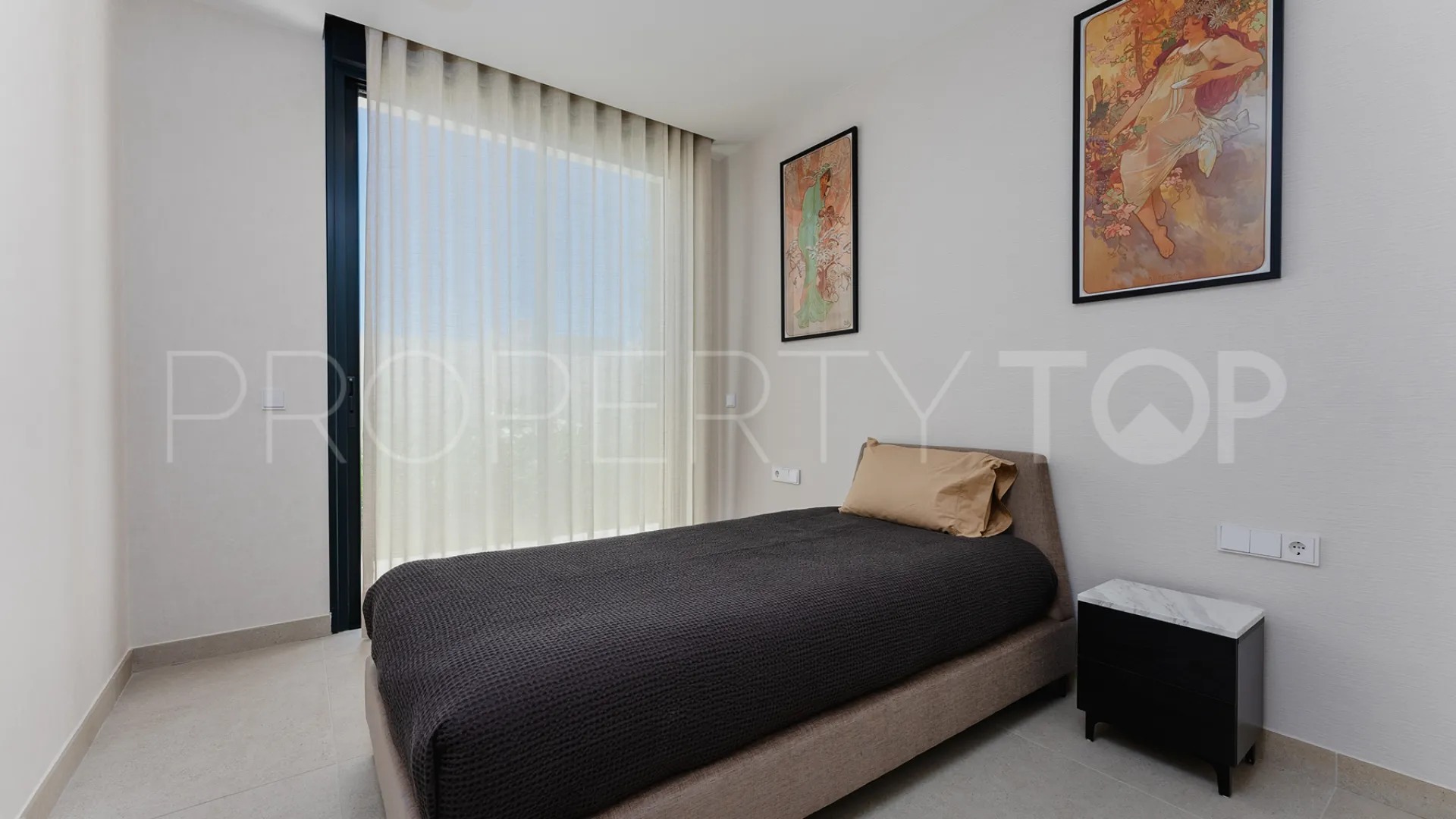 Apartamento en venta en Cabopino de 3 dormitorios