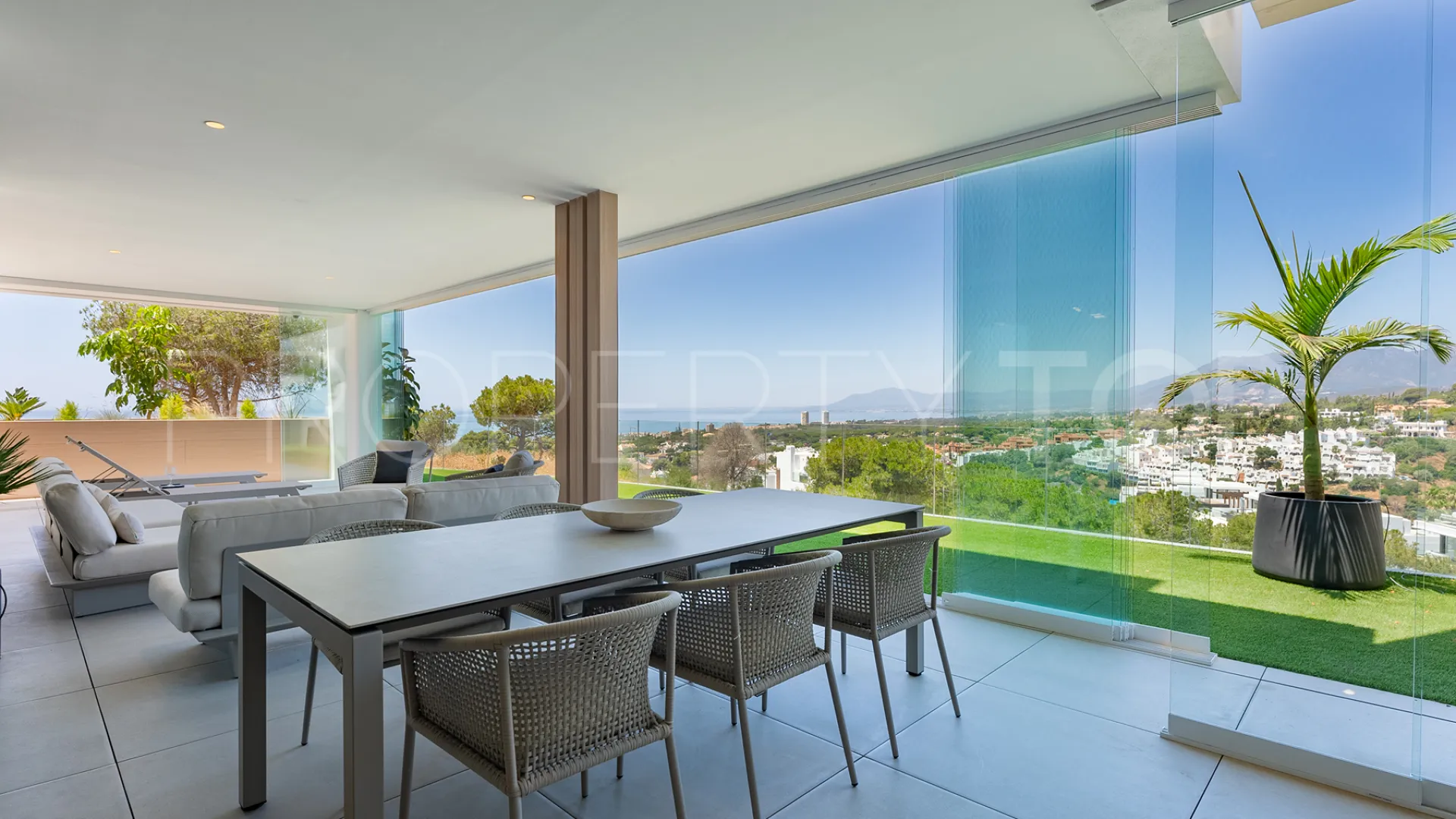 Apartamento en venta en Cabopino de 3 dormitorios