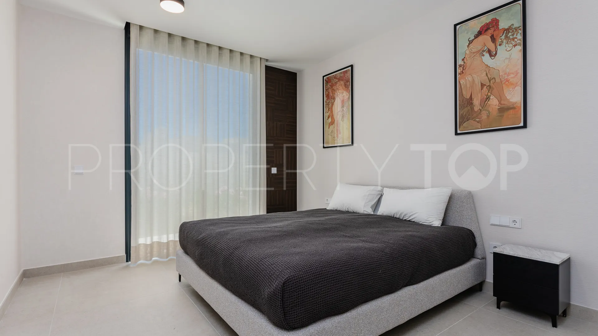 Apartamento en venta en Cabopino de 3 dormitorios