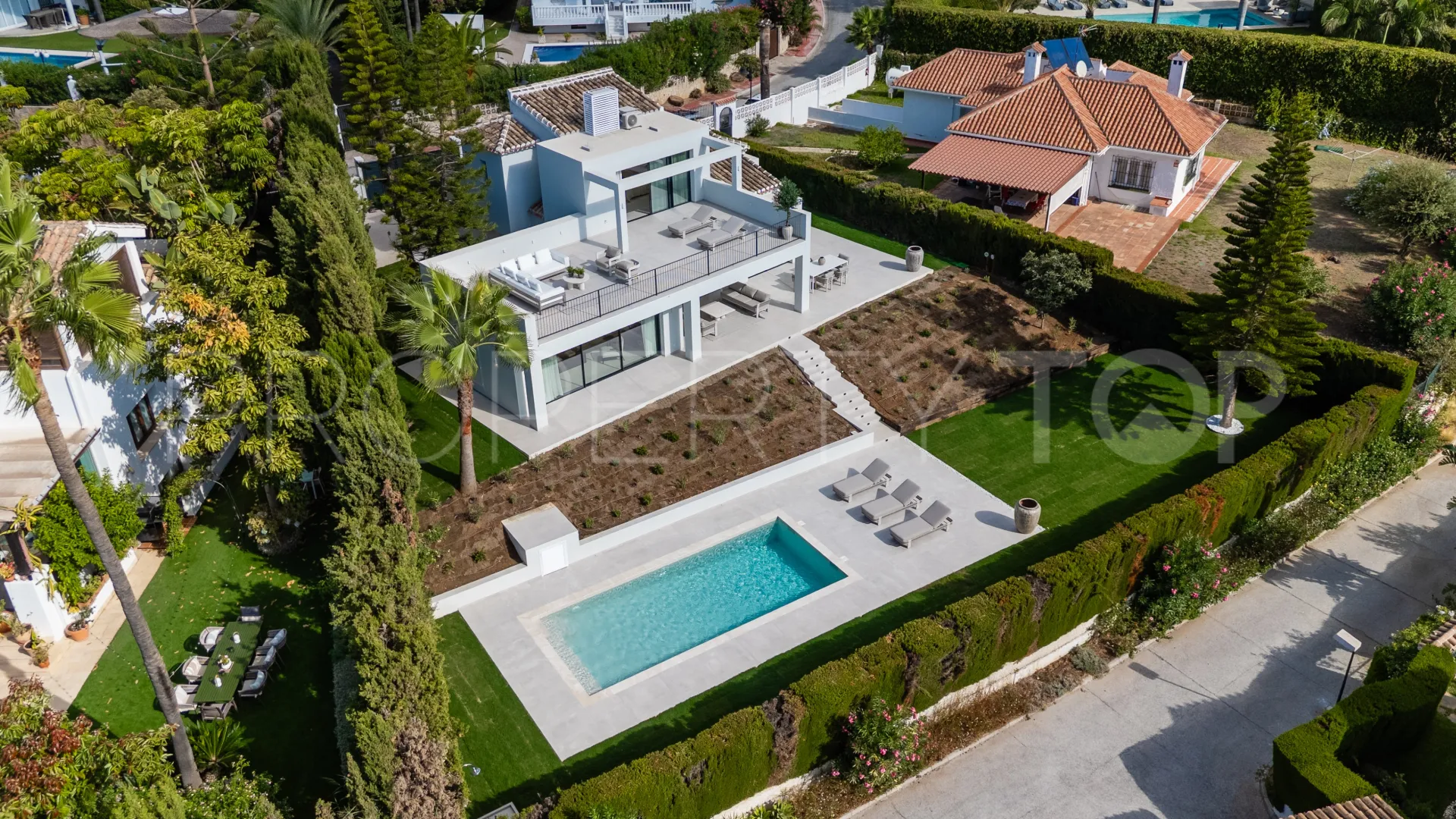 Elviria 5 bedrooms villa for sale