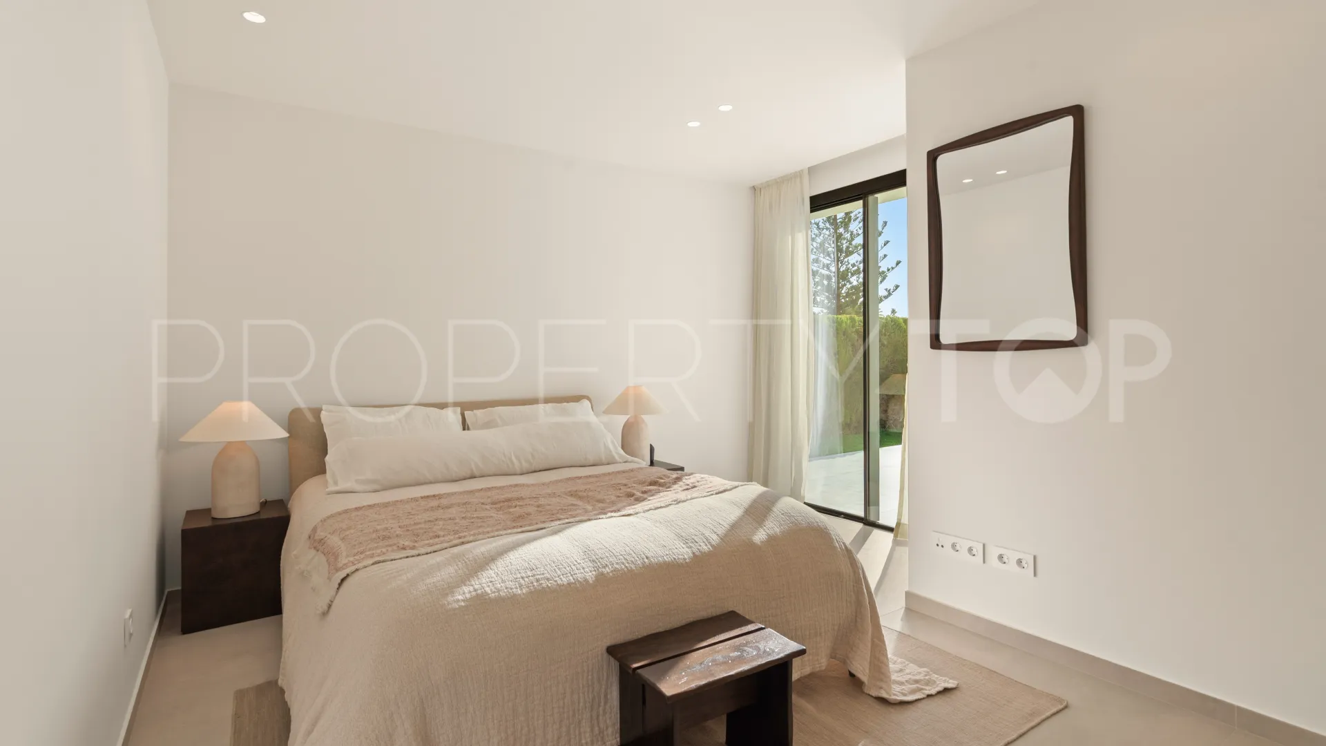 Elviria 5 bedrooms villa for sale