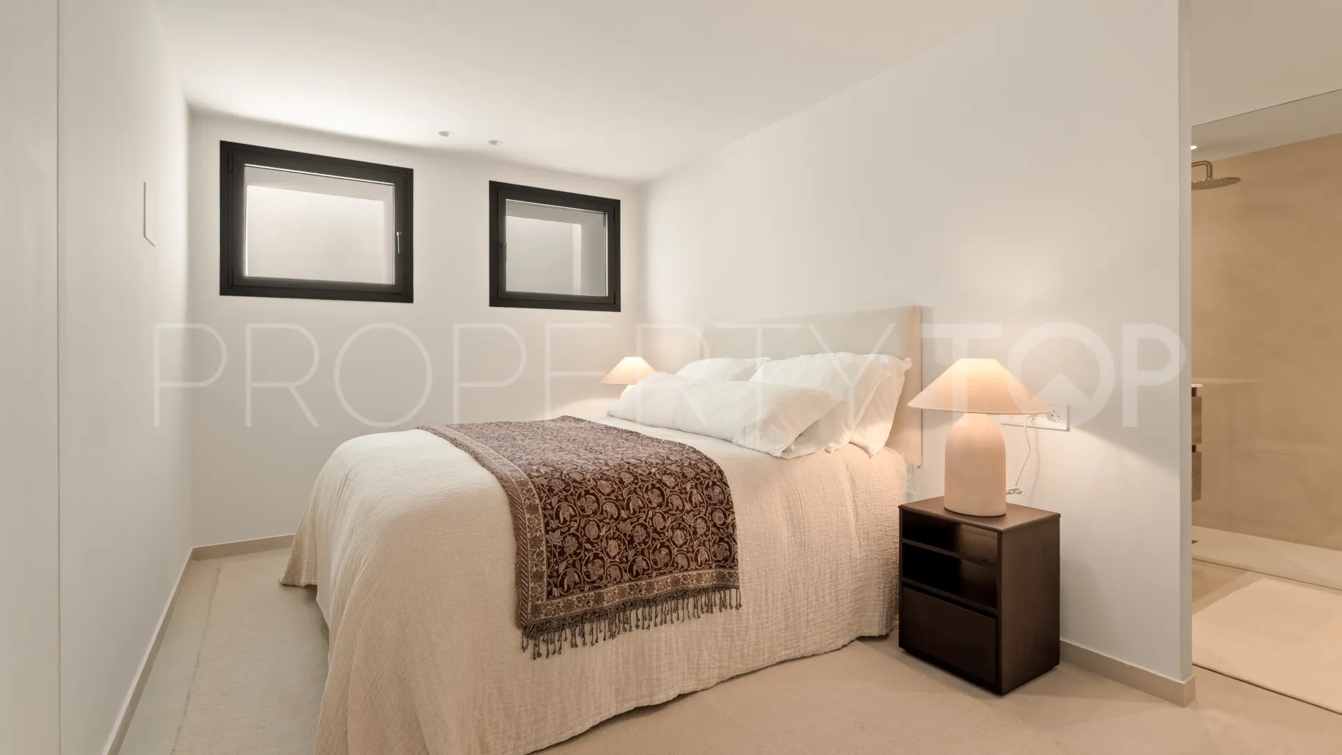 Elviria 5 bedrooms villa for sale