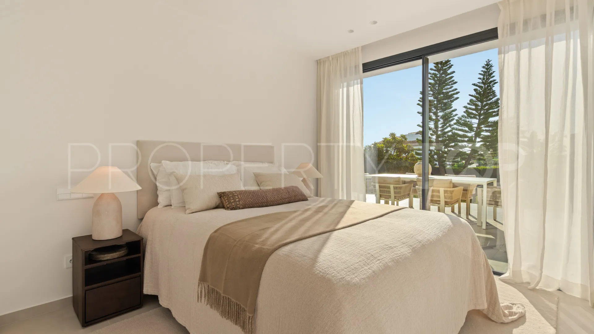 Elviria 5 bedrooms villa for sale