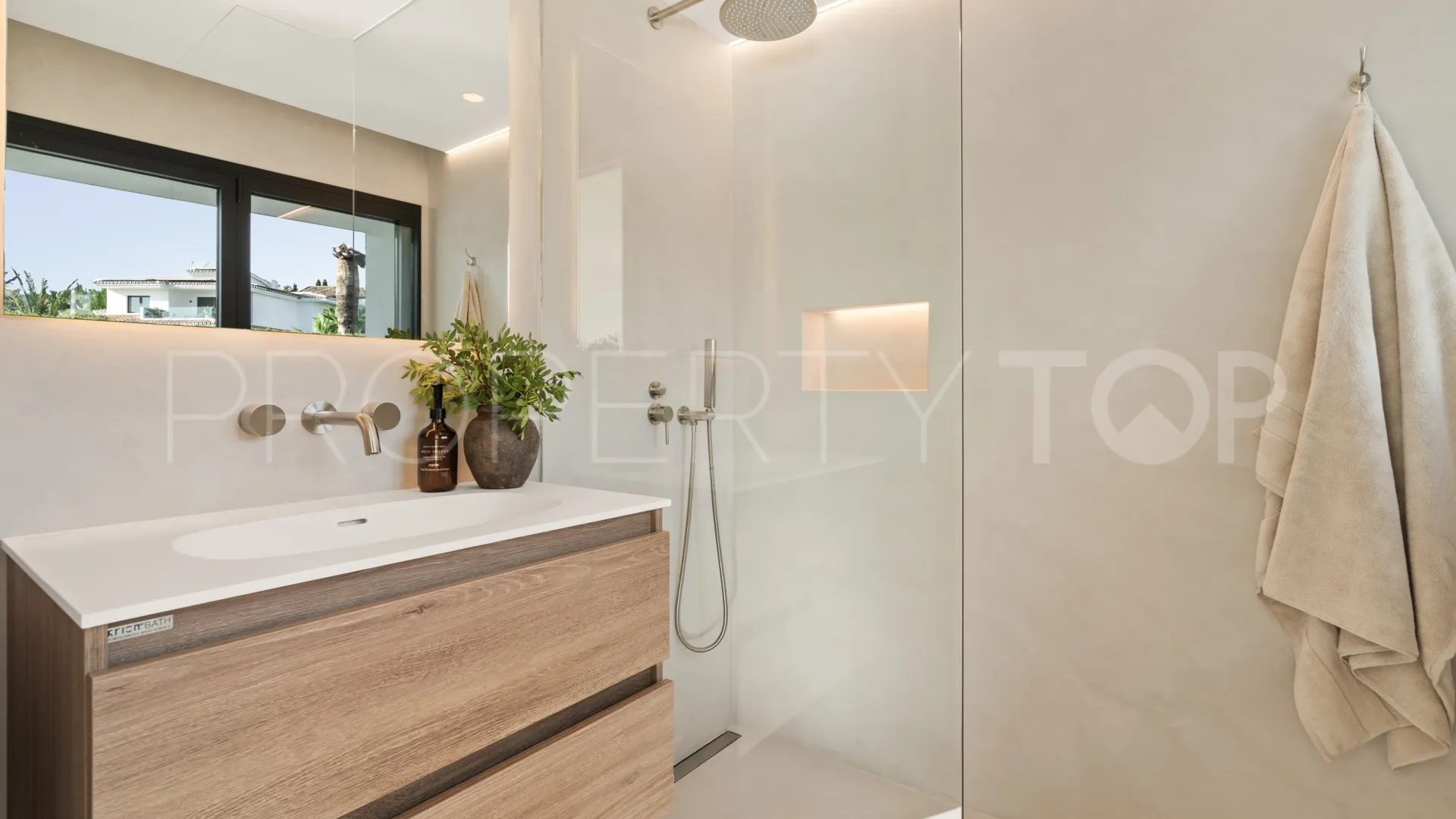 Elviria 5 bedrooms villa for sale
