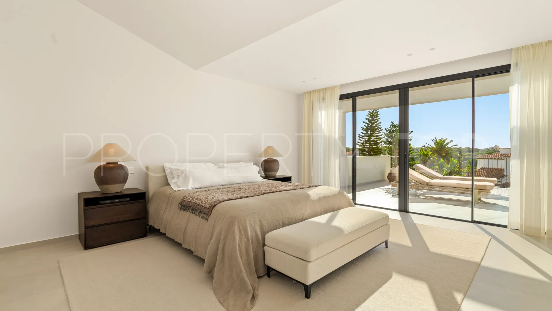 Elviria 5 bedrooms villa for sale