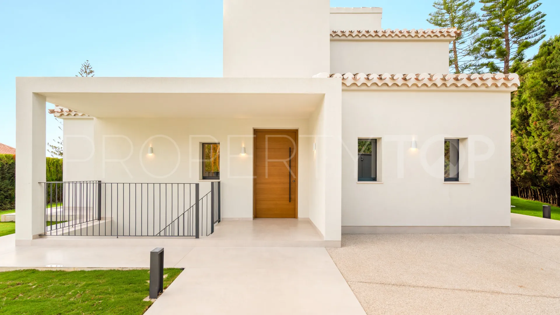 Elviria 5 bedrooms villa for sale