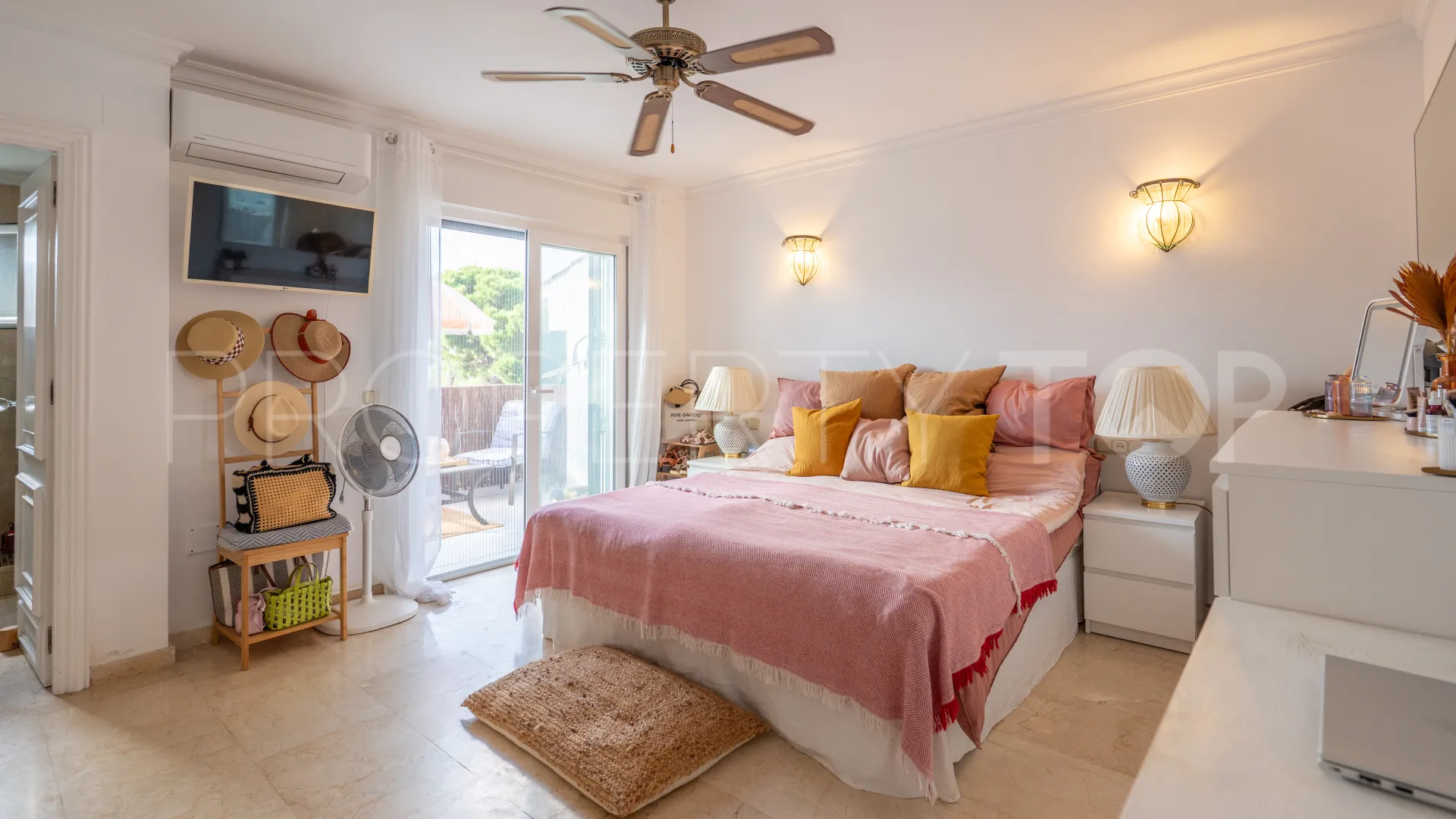 3 bedrooms town house for sale in El Paraiso
