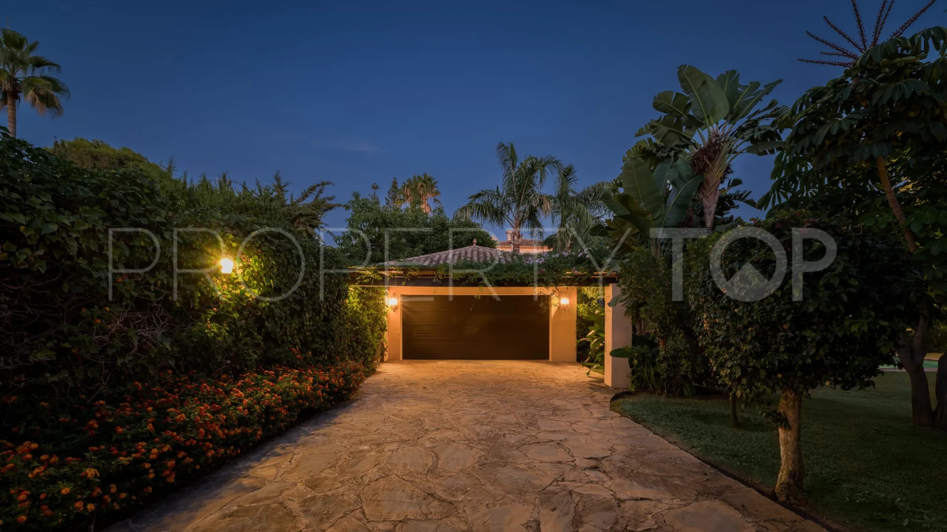 Casa en venta de 6 dormitorios en Los Monteros