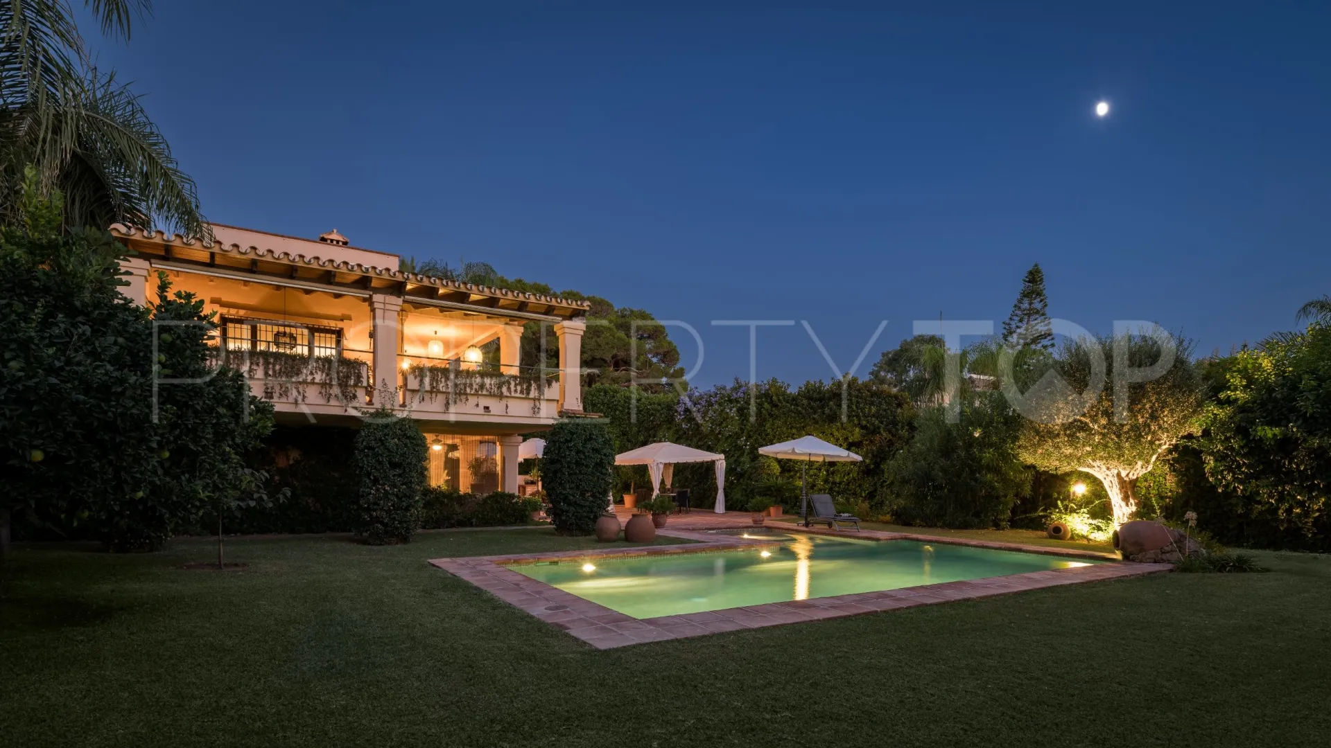 Casa en venta de 6 dormitorios en Los Monteros