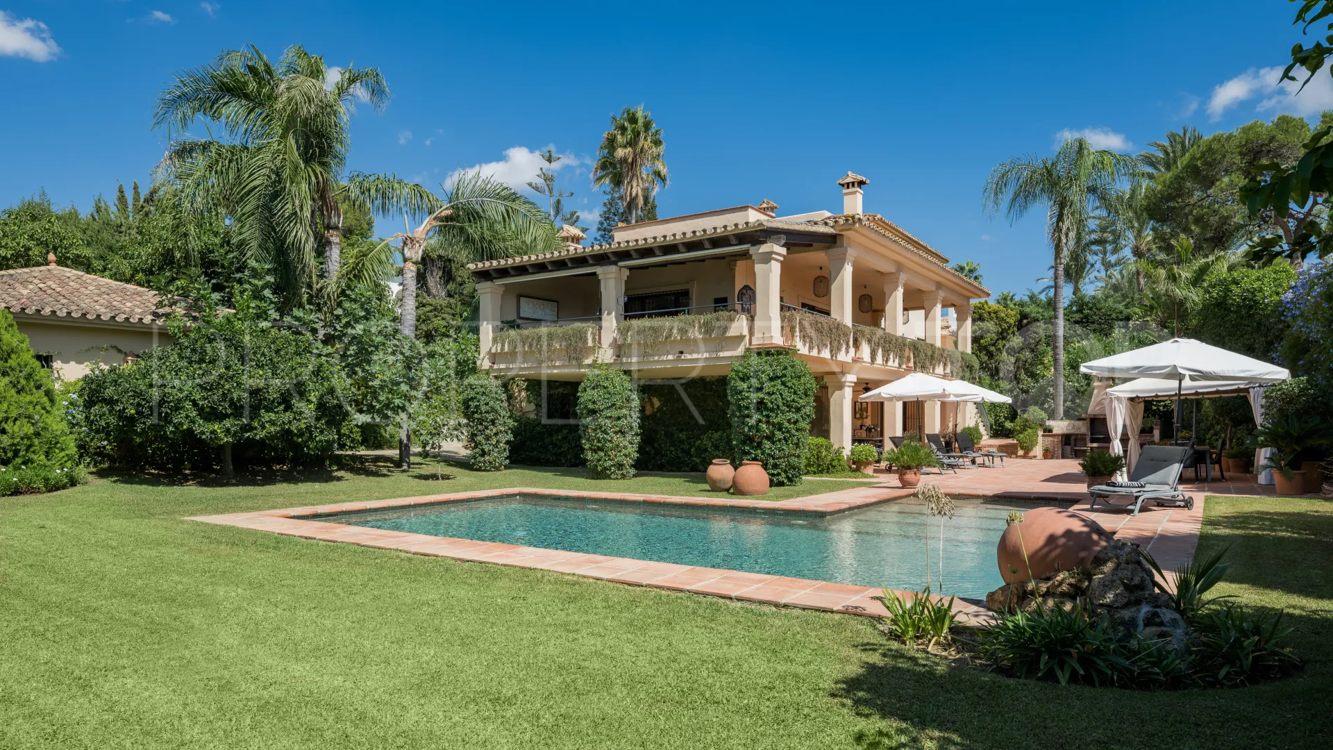 Casa en venta de 6 dormitorios en Los Monteros