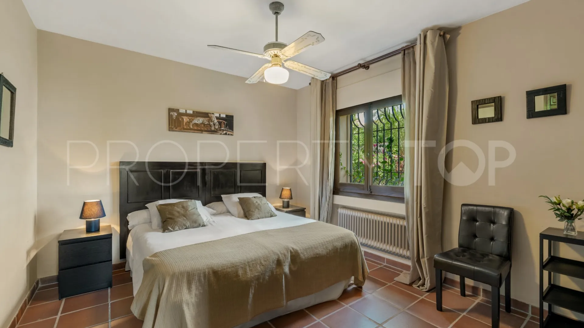 Casa en venta de 6 dormitorios en Los Monteros