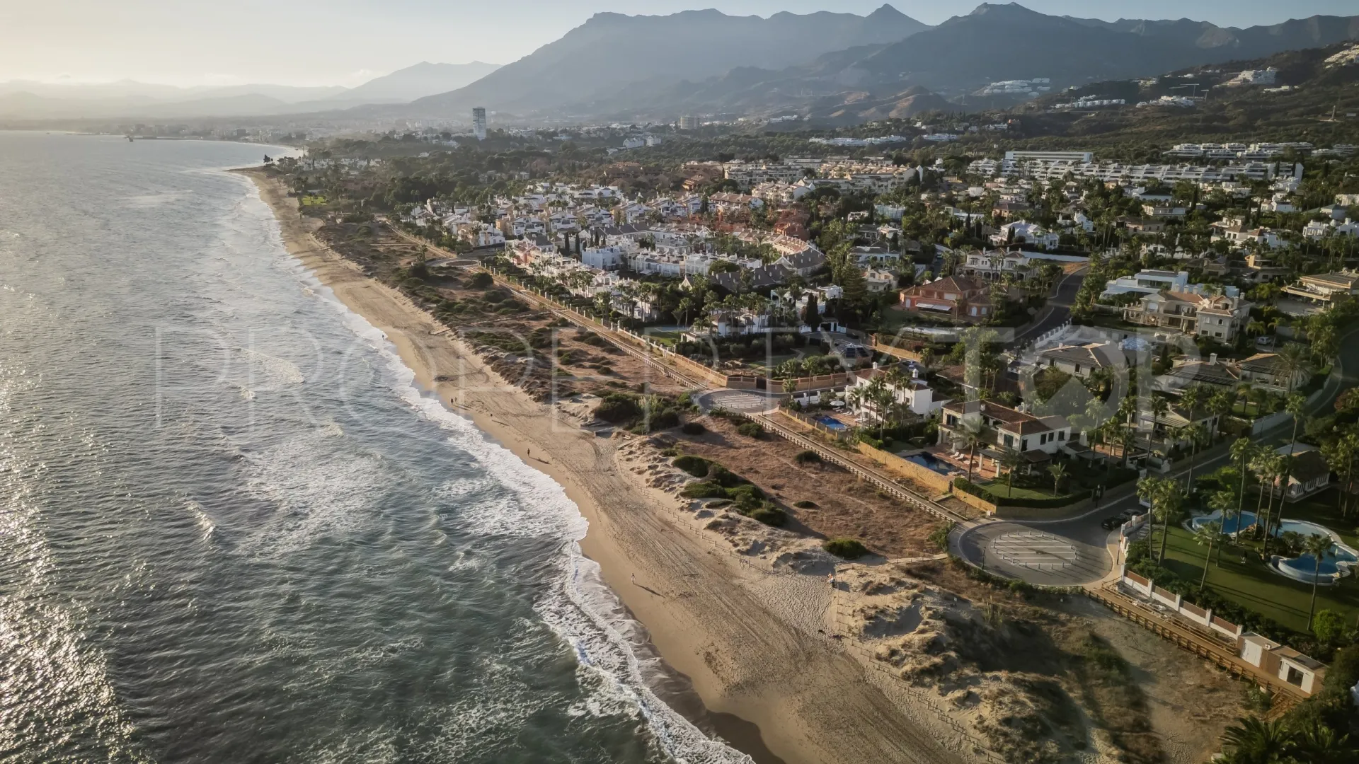 Casa en venta de 6 dormitorios en Los Monteros