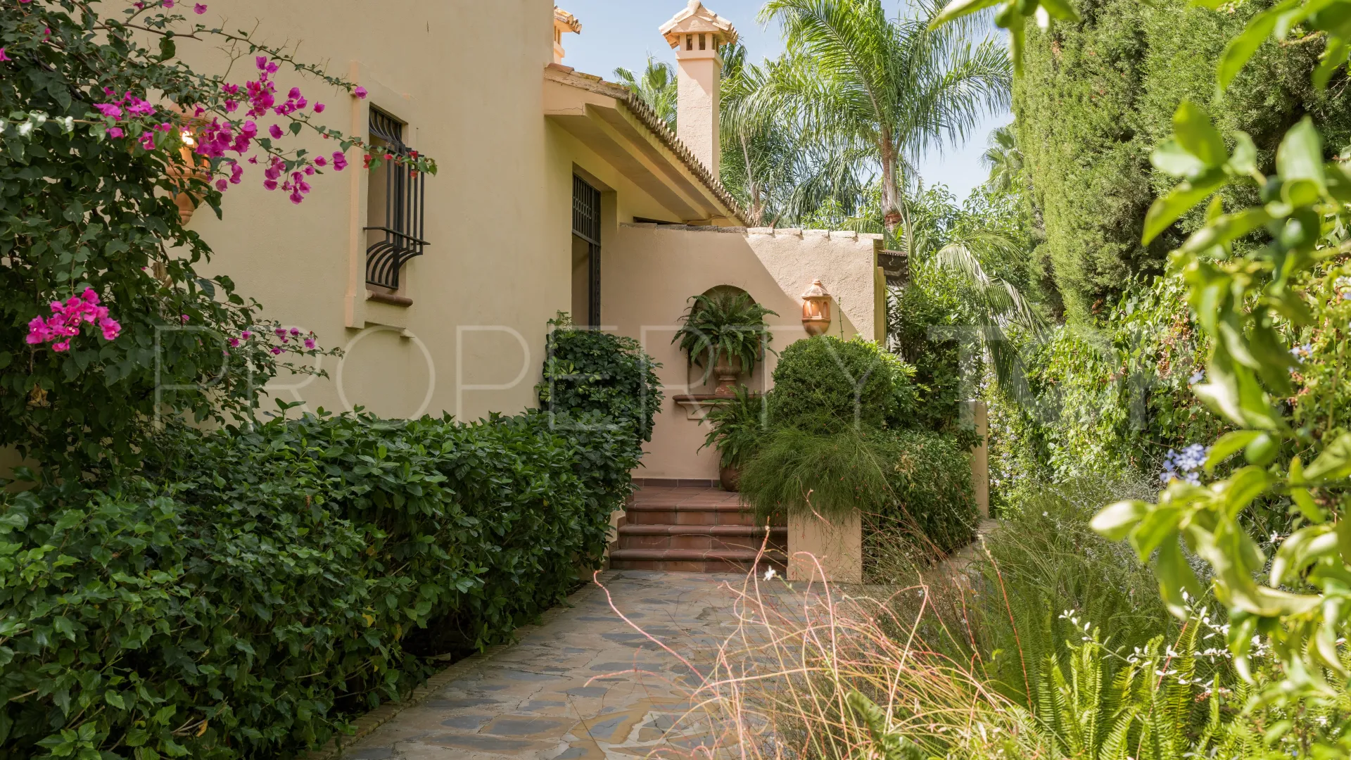 Casa en venta de 6 dormitorios en Los Monteros
