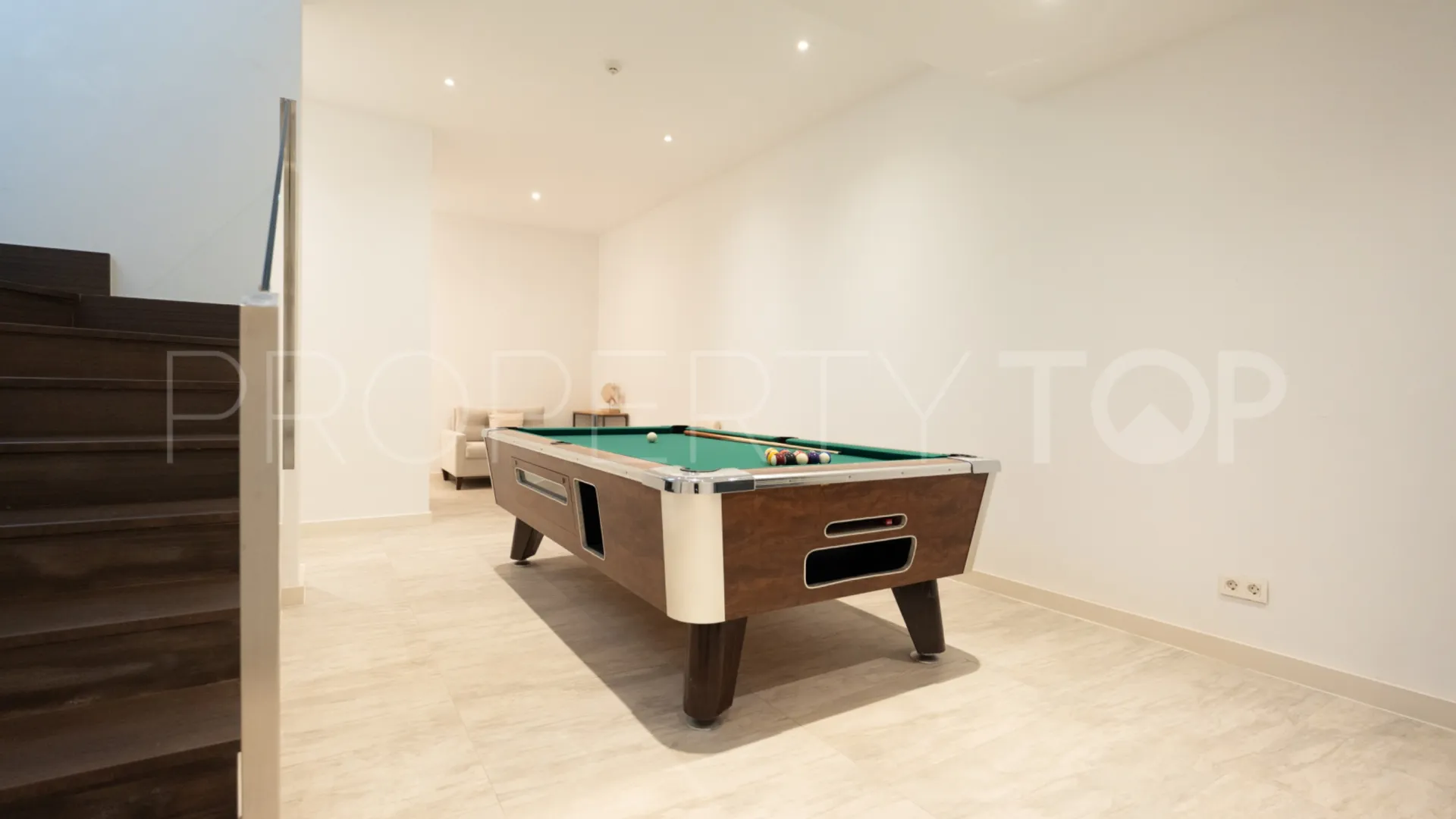 Town house in Sierra Blanca for sale