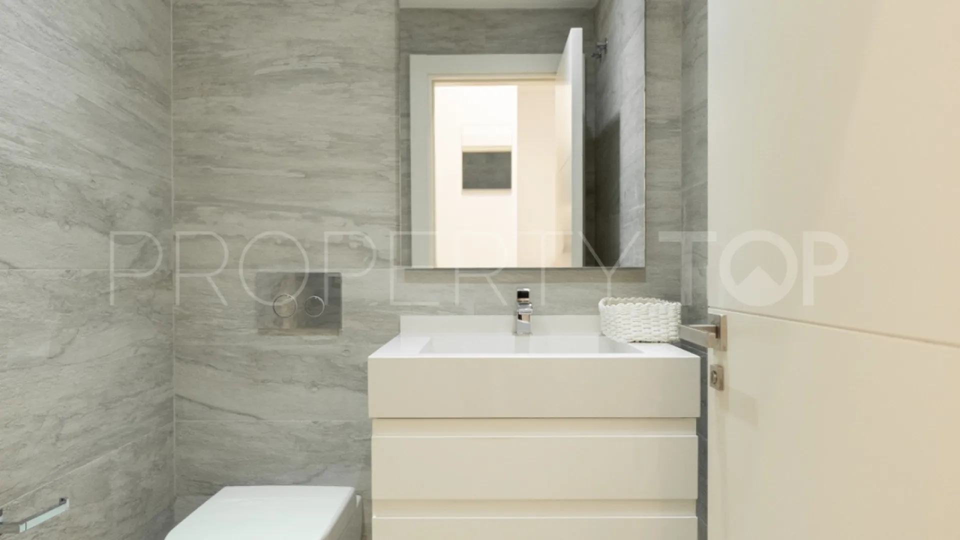 Town house in Sierra Blanca for sale