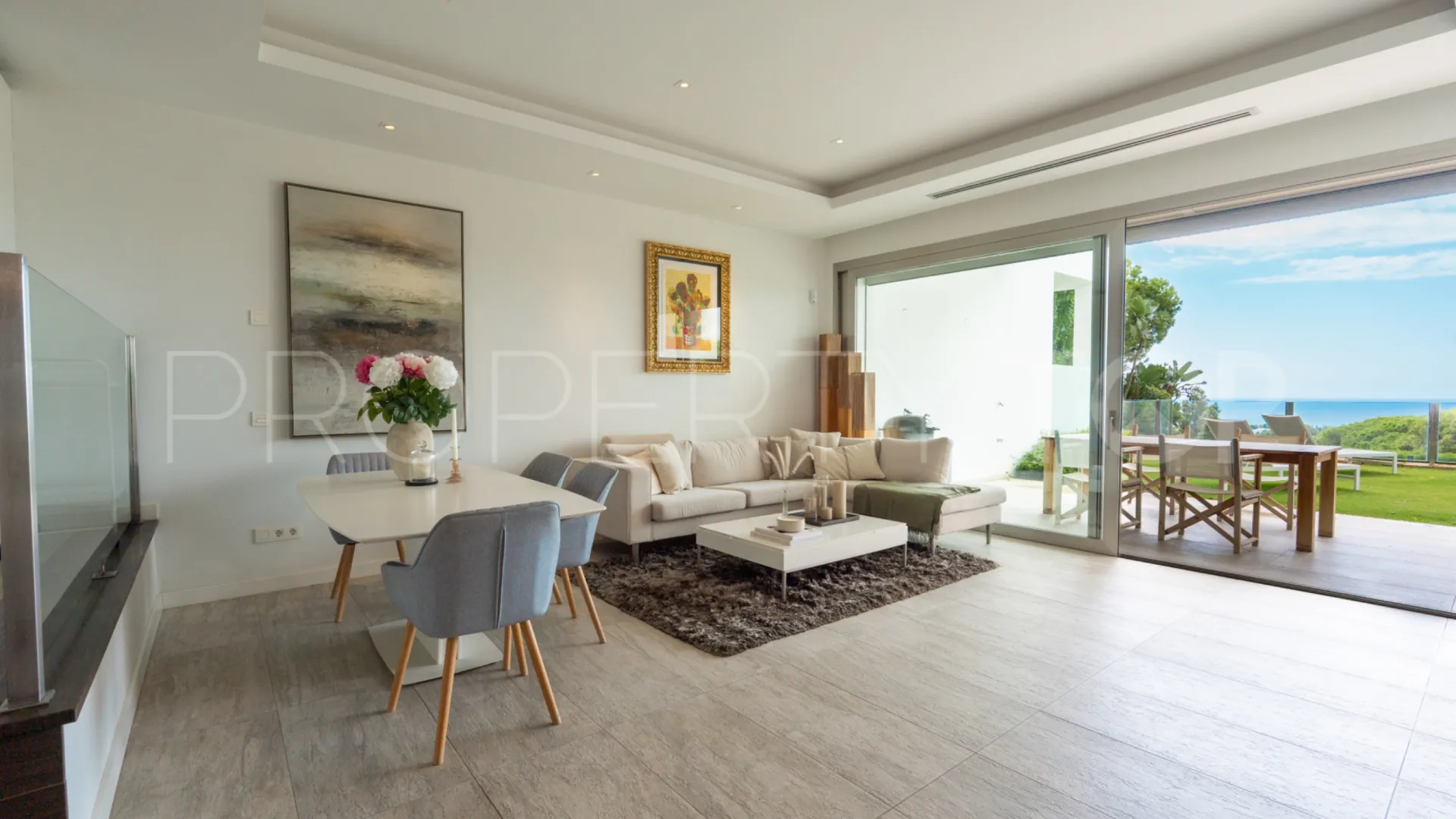 Town house in Sierra Blanca for sale
